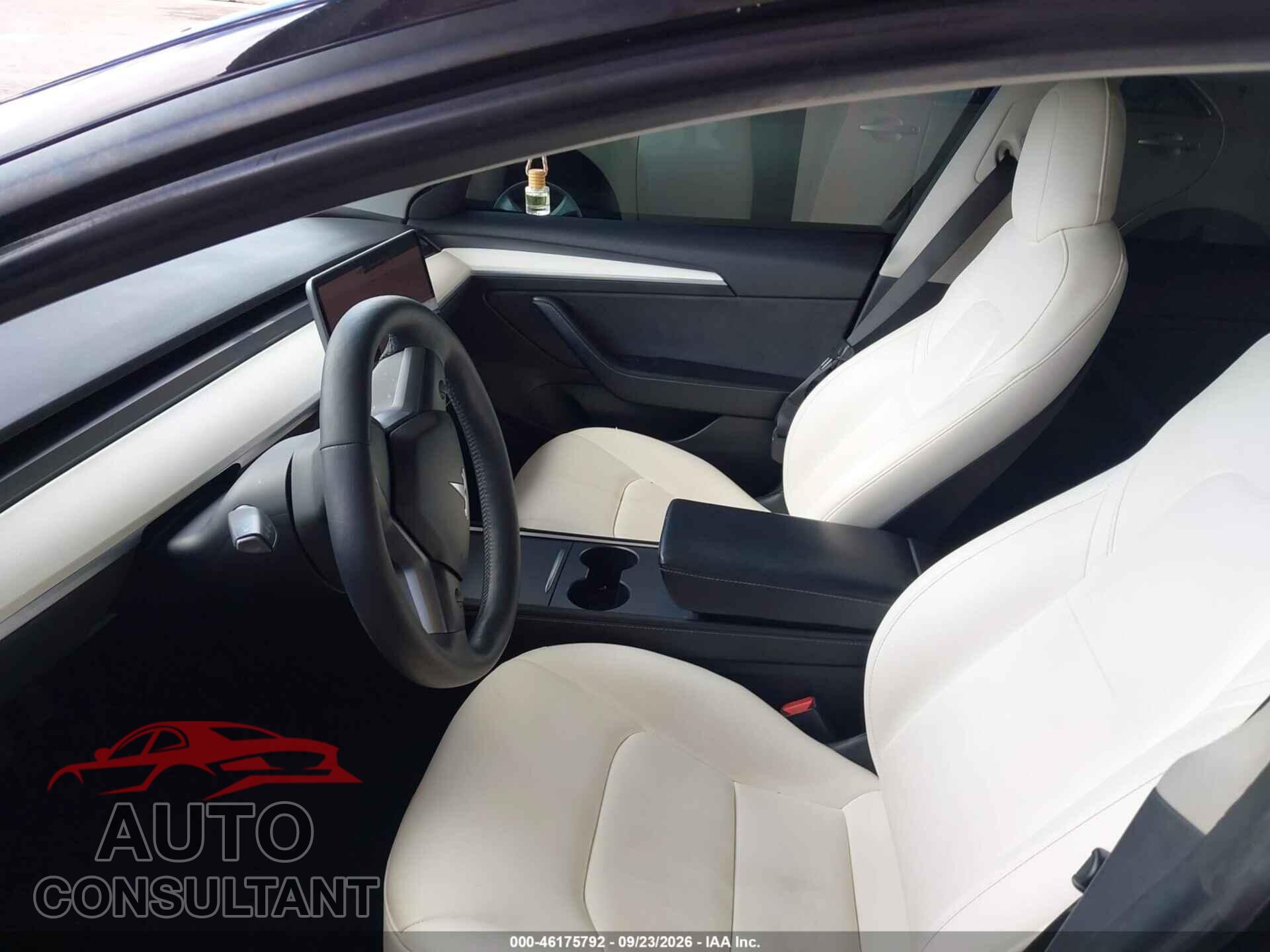 TESLA MODEL 3 2021 - 5YJ3E1EA5MF045609