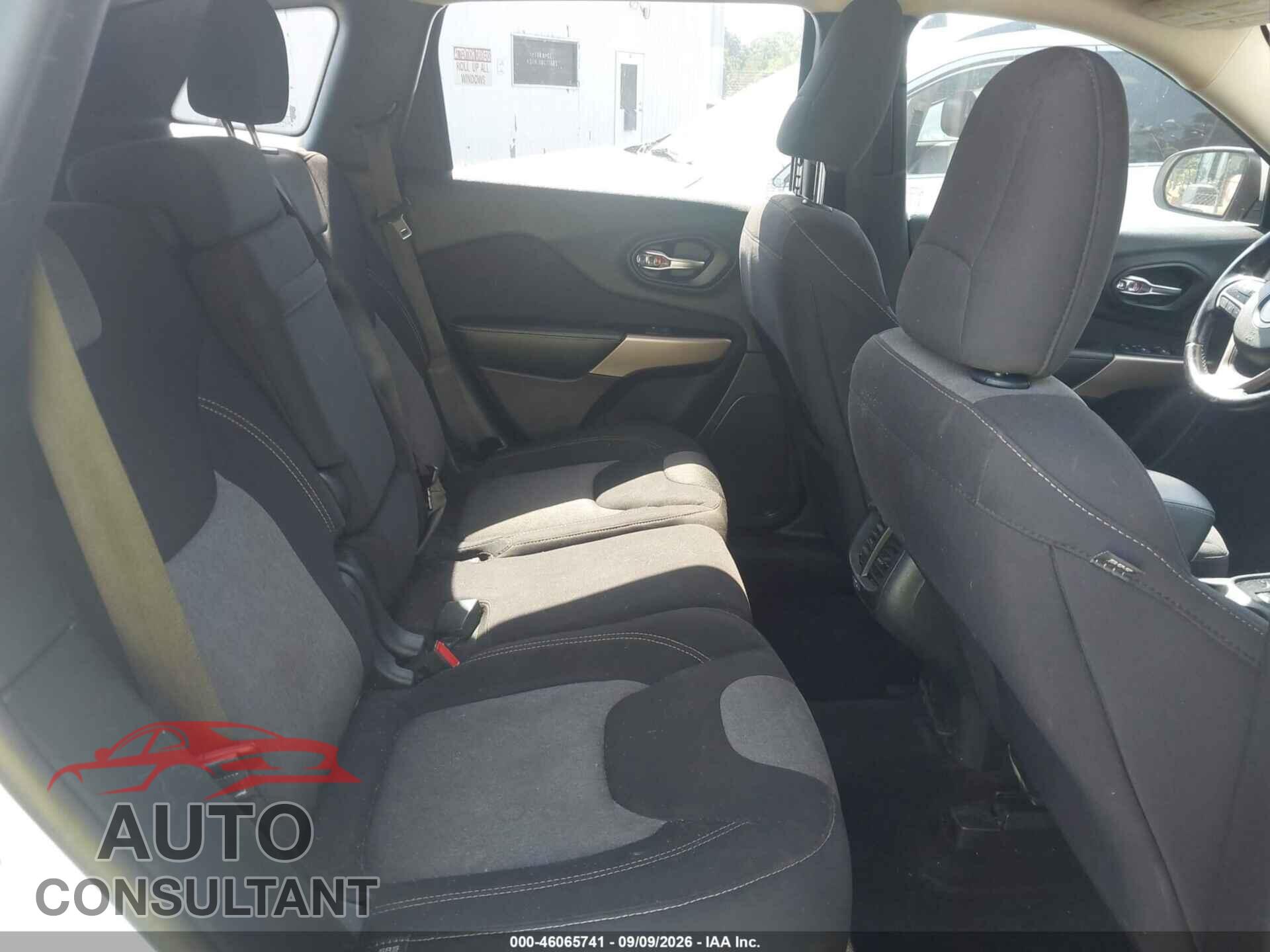 JEEP CHEROKEE 2018 - 1C4PJLCB2JD595258