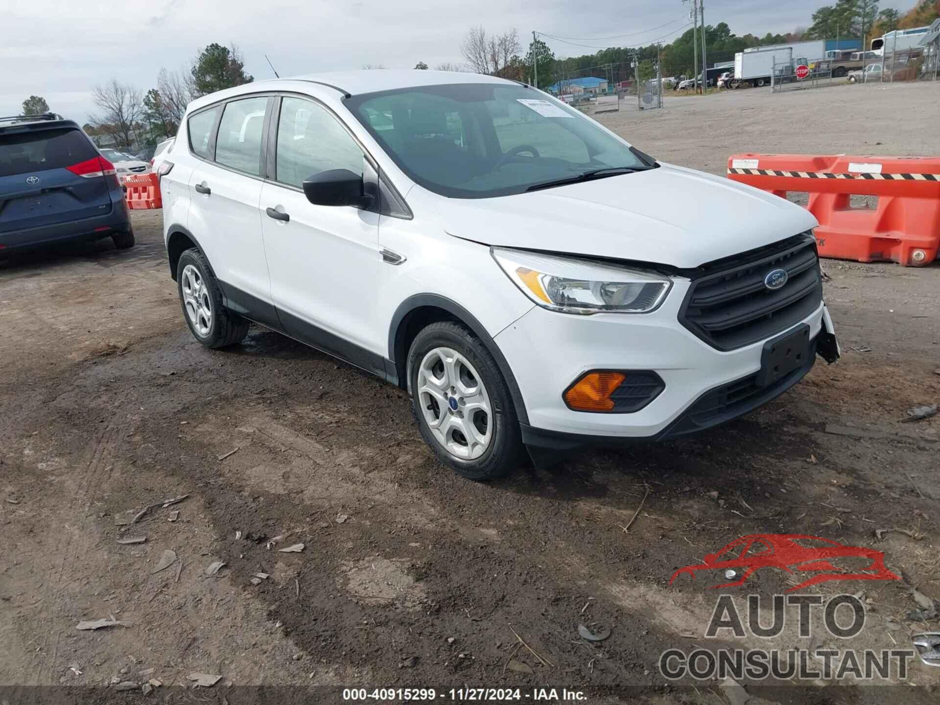 FORD ESCAPE 2017 - 1FMCU0F70HUE02381
