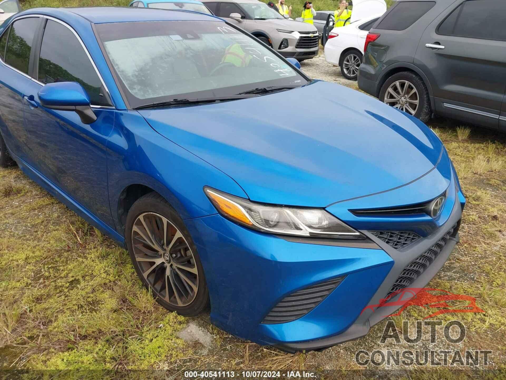 TOYOTA CAMRY 2018 - 4T1B11HK2JU100740