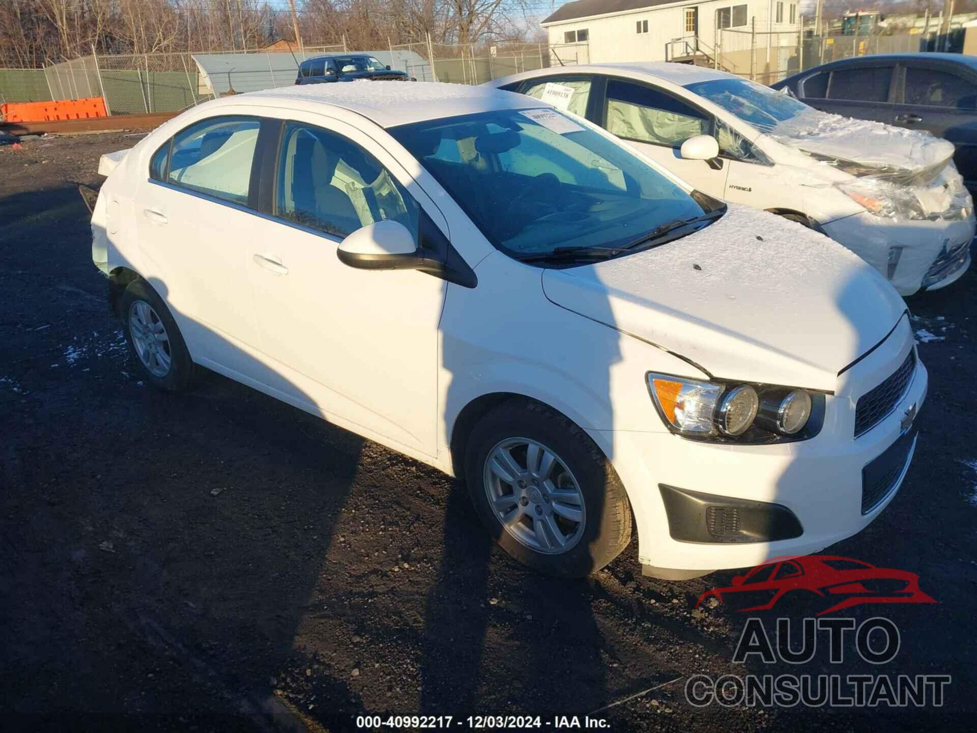 CHEVROLET SONIC 2015 - 1G1JC5SG2F4136224