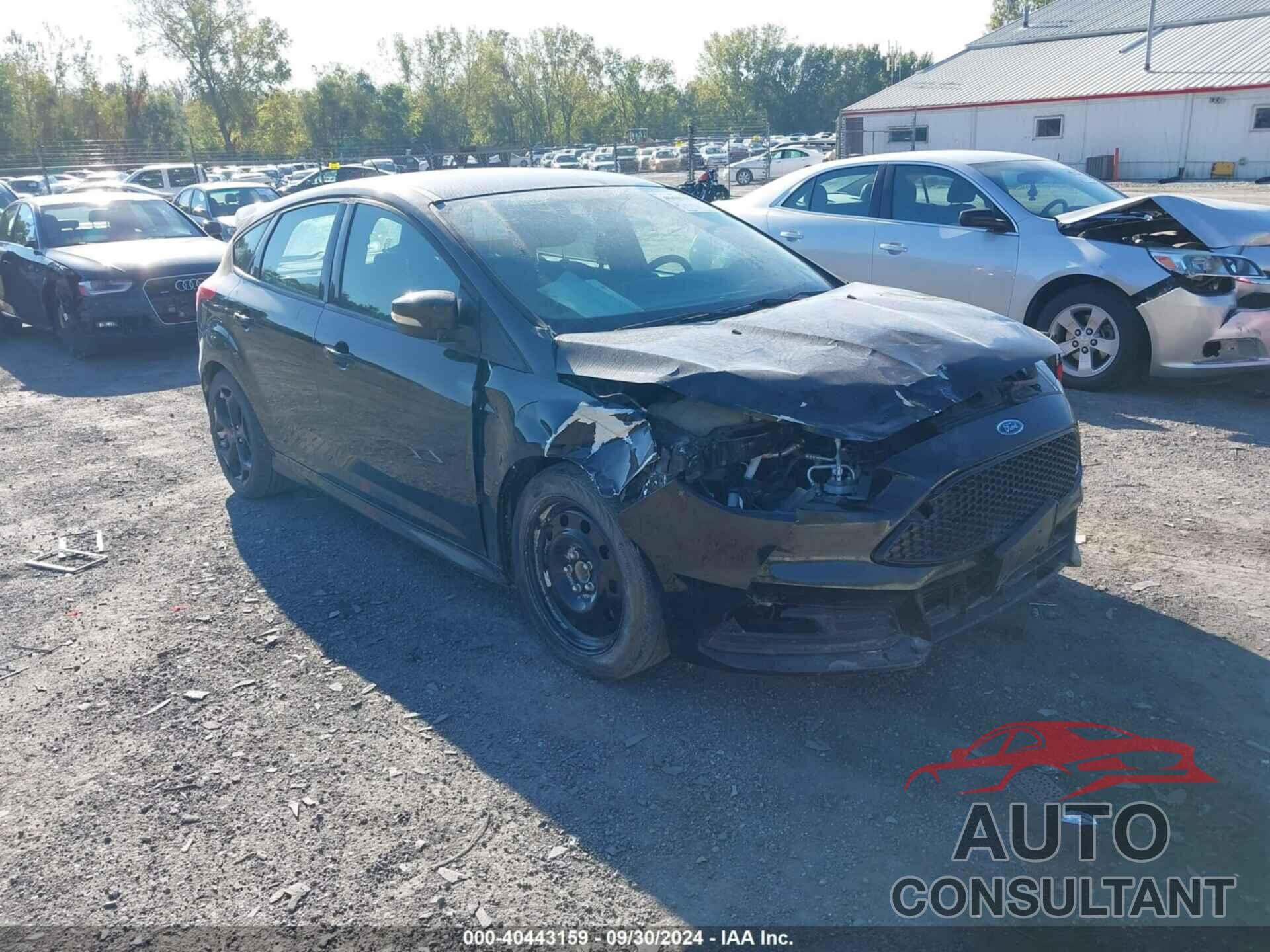 FORD FOCUS 2017 - 1FADP3L95HL343394