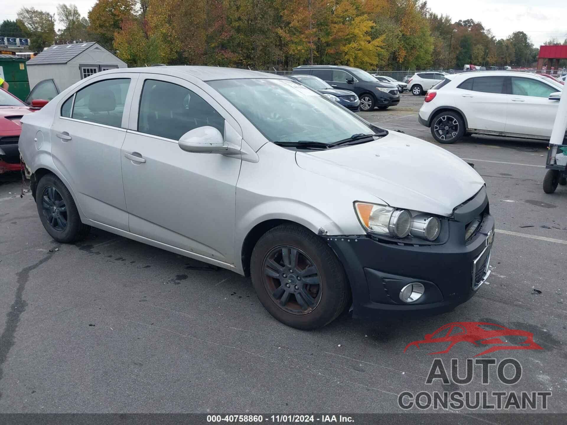 CHEVROLET SONIC 2015 - 1G1JC5SH5F4125257