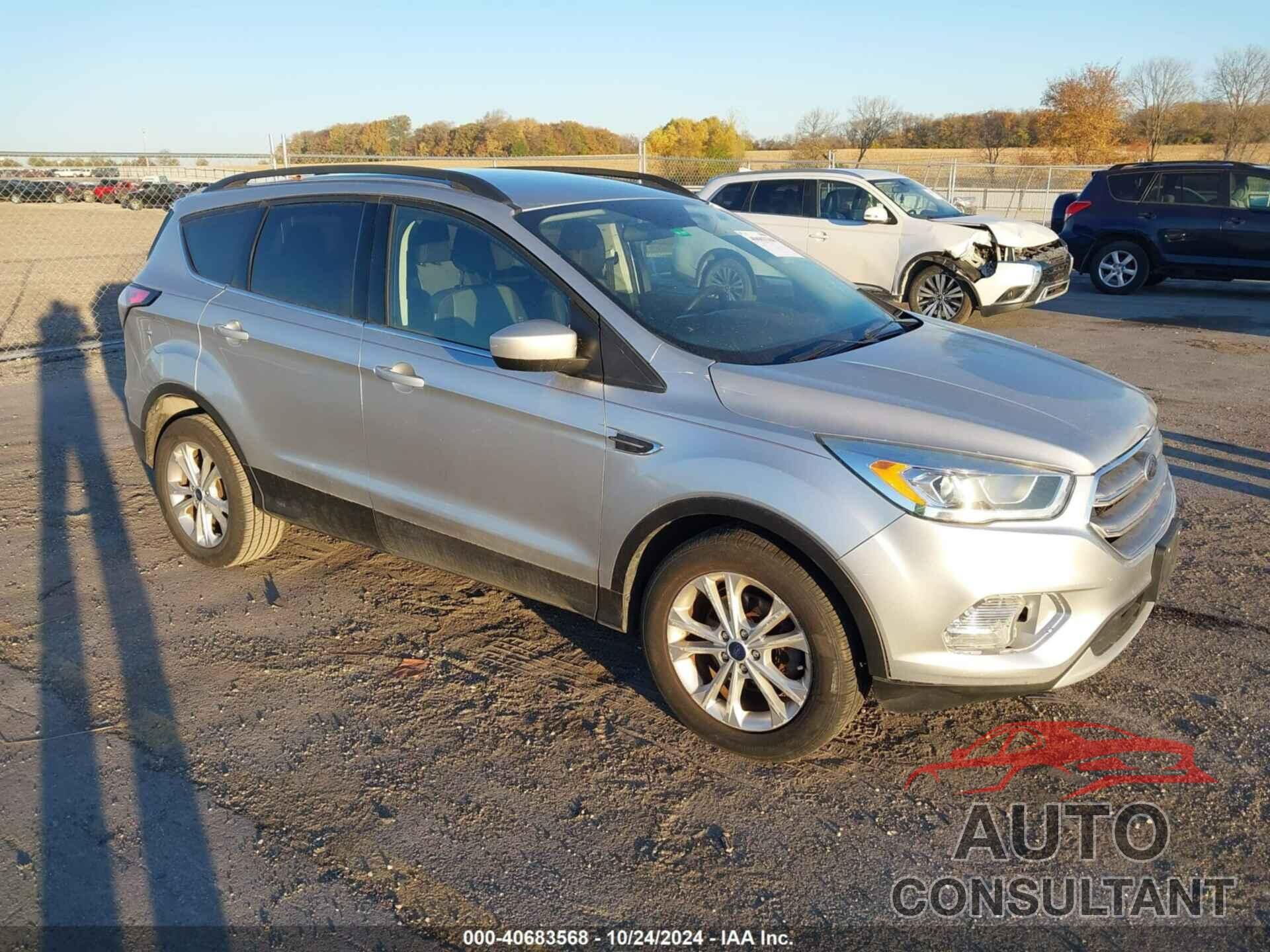 FORD ESCAPE 2017 - 1FMCU0GD5HUB92090