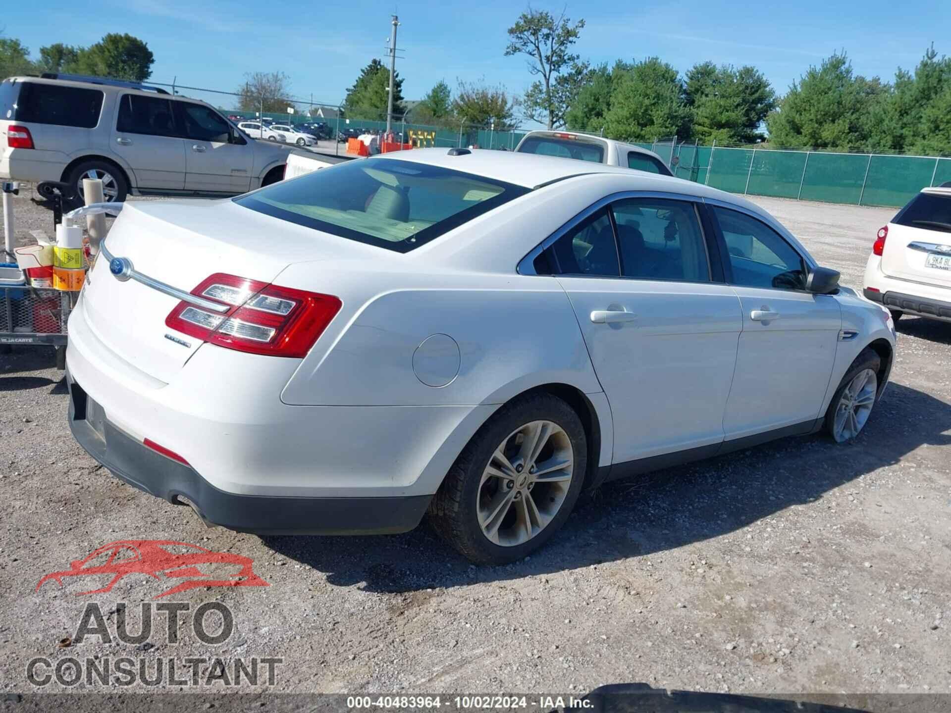 FORD TAURUS 2015 - 1FAHP2D8XFG200237