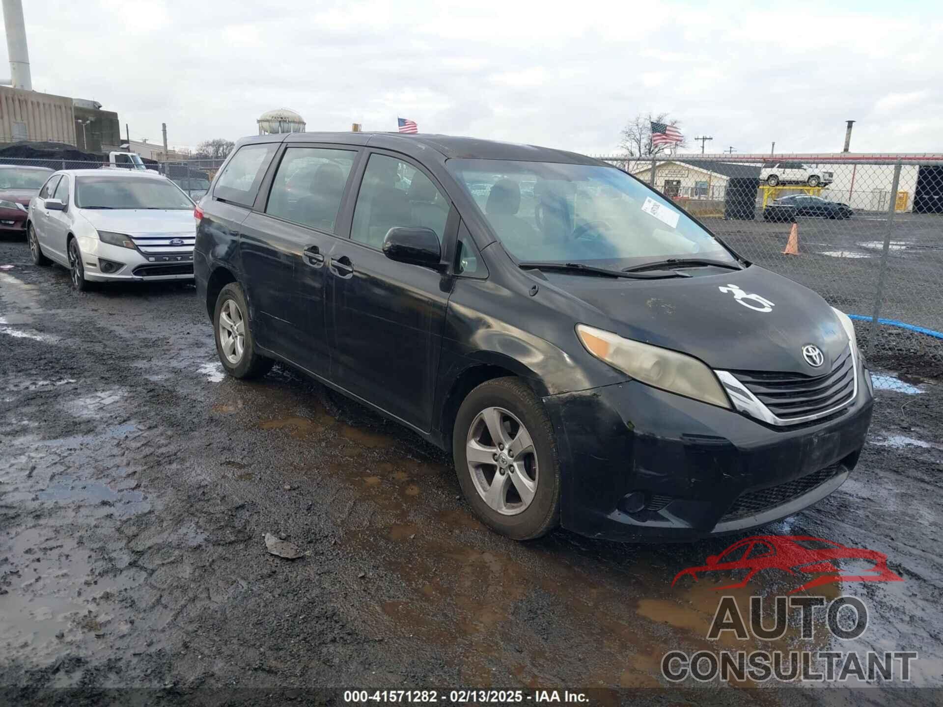 TOYOTA SIENNA 2014 - 5TDZK3DC0ES449836