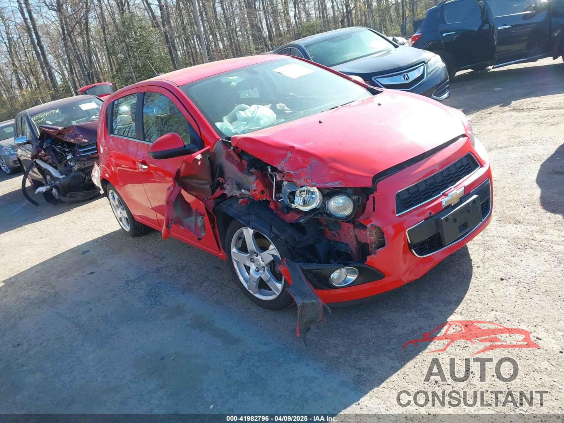 CHEVROLET SONIC 2015 - 1G1JE6SB7F4120105