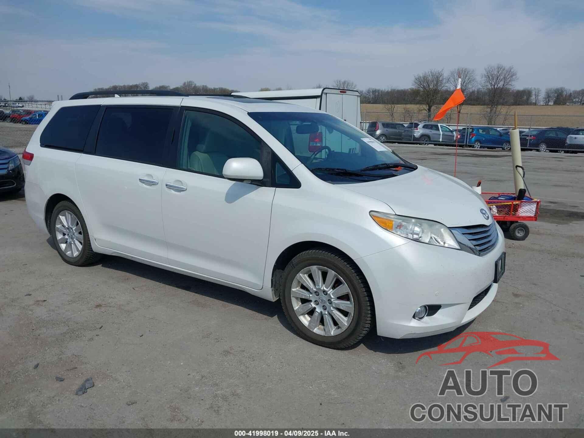 TOYOTA SIENNA 2011 - 5TDDK3DC6BS010355