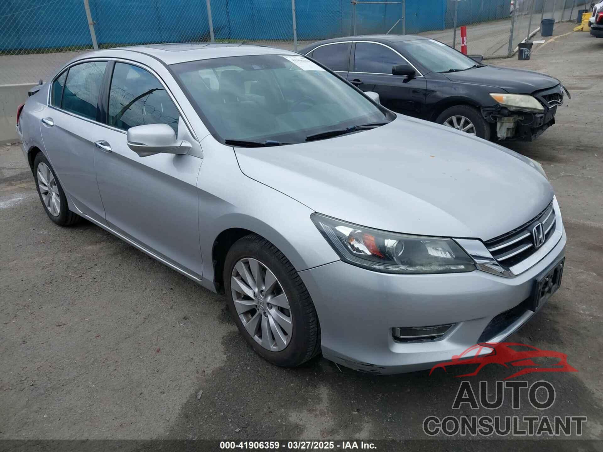 HONDA ACCORD 2013 - 1HGCR3F82DA023590