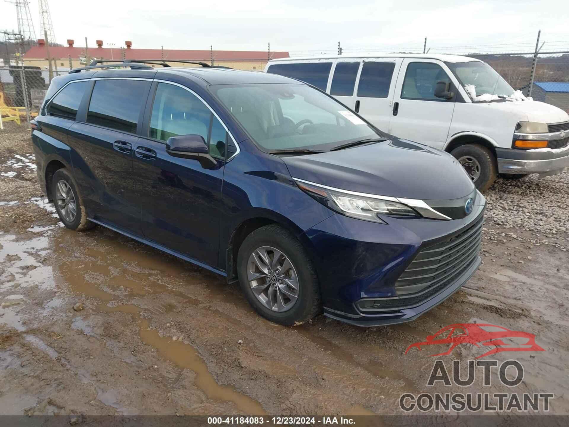 TOYOTA SIENNA 2023 - 5TDKSKFC5PS103924