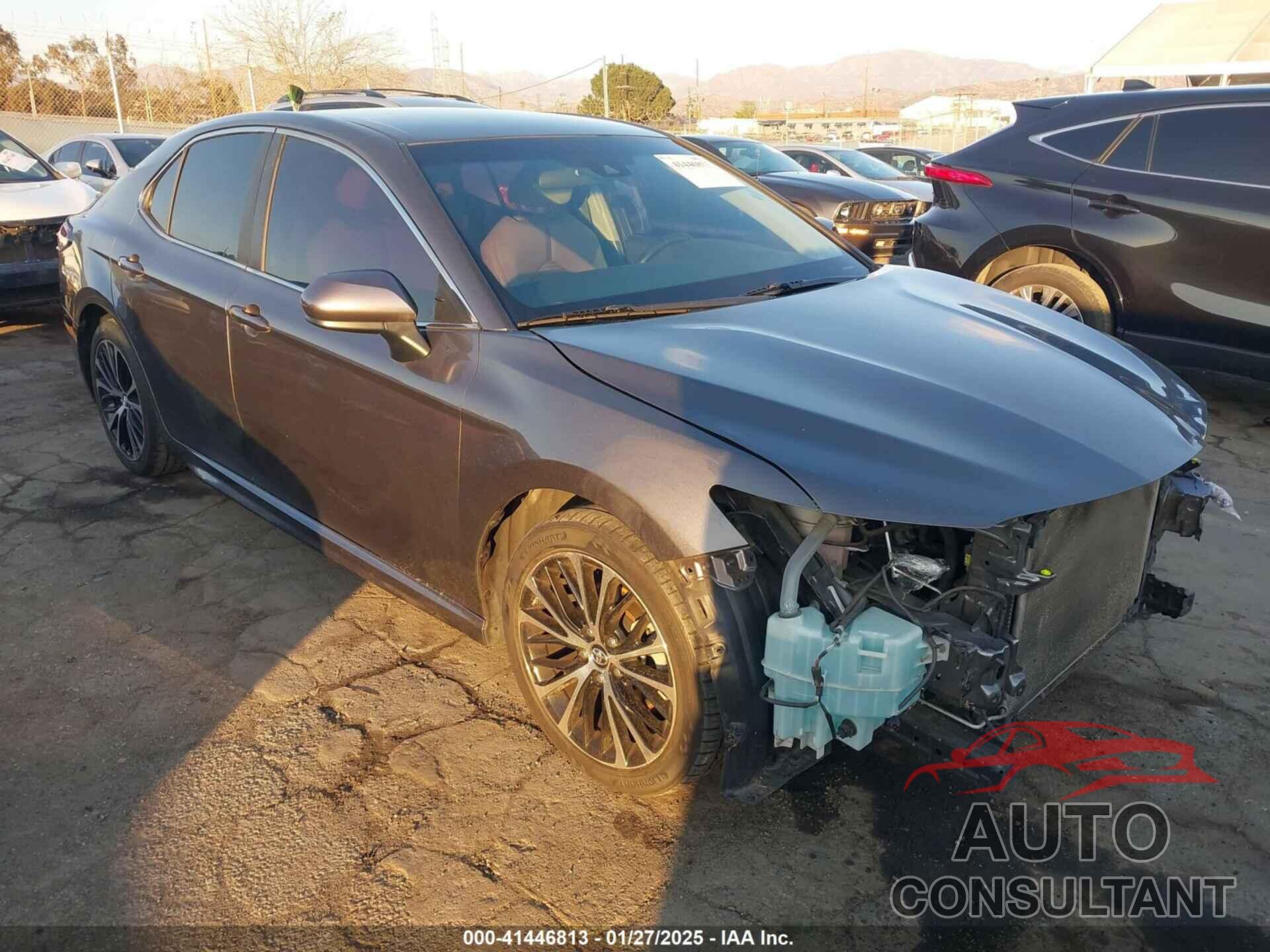TOYOTA CAMRY 2018 - 4T1B11HK4JU539762