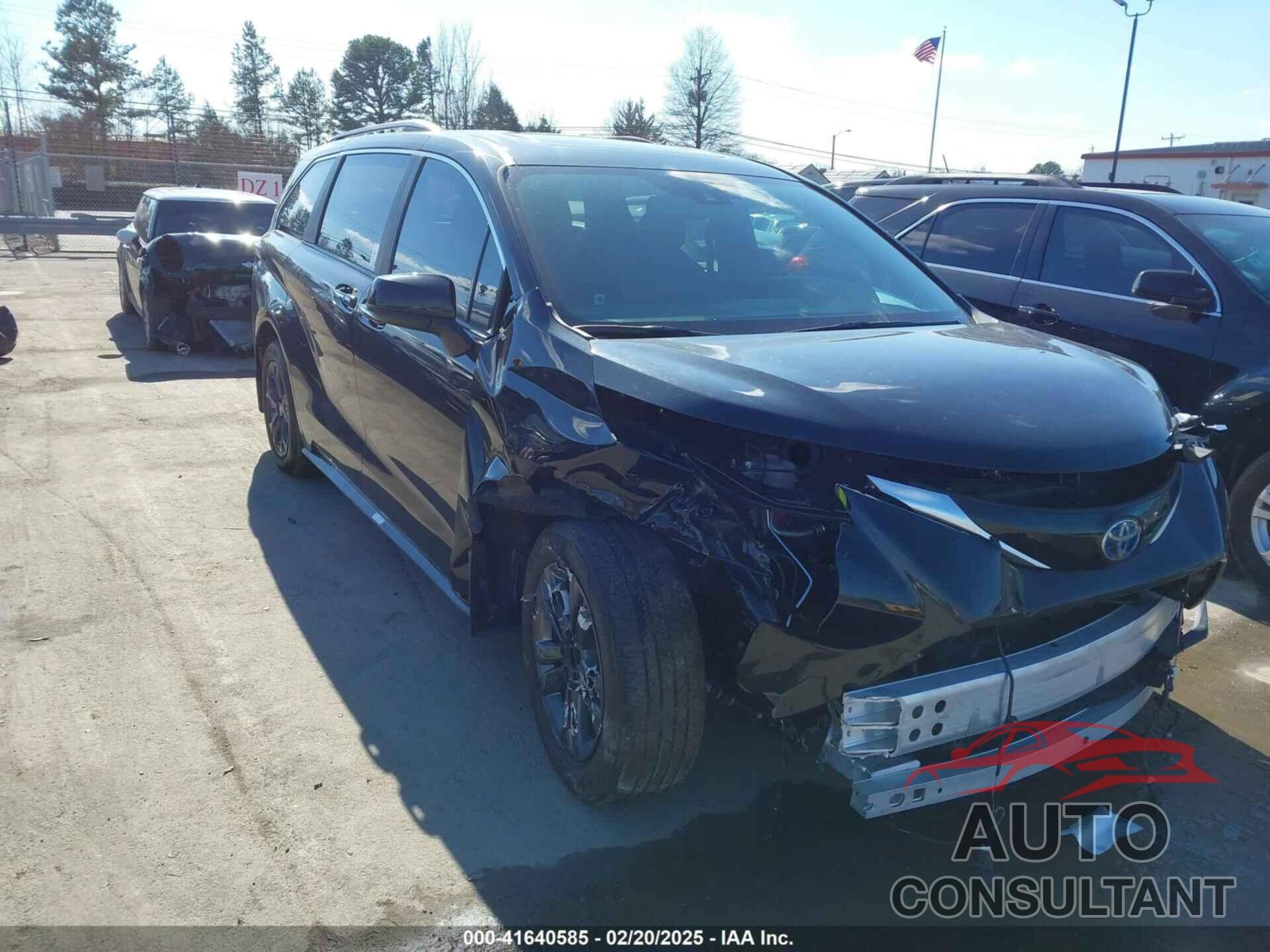 TOYOTA SIENNA 2024 - 5TDXSKFC1RS138680
