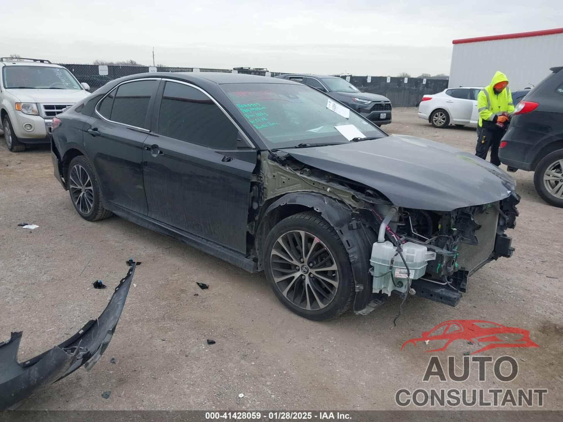 TOYOTA CAMRY 2018 - 4T1B11HK3JU563020