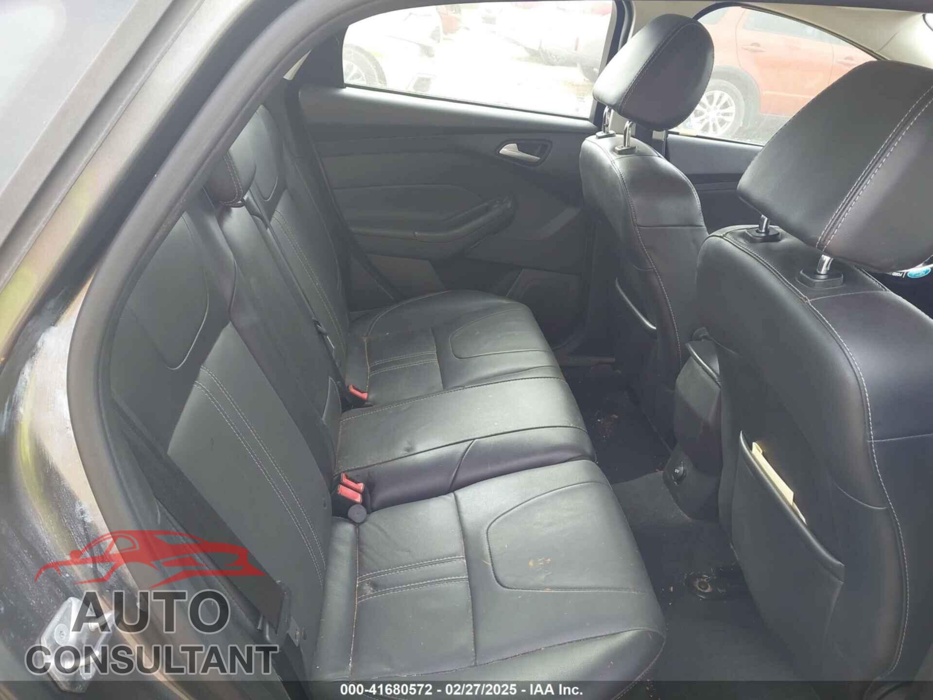 FORD FOCUS 2014 - 1FADP3F27EL409552