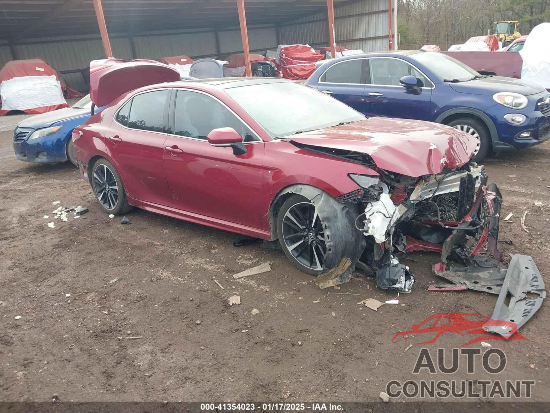 TOYOTA CAMRY 2018 - 4T1B61HK6JU517229