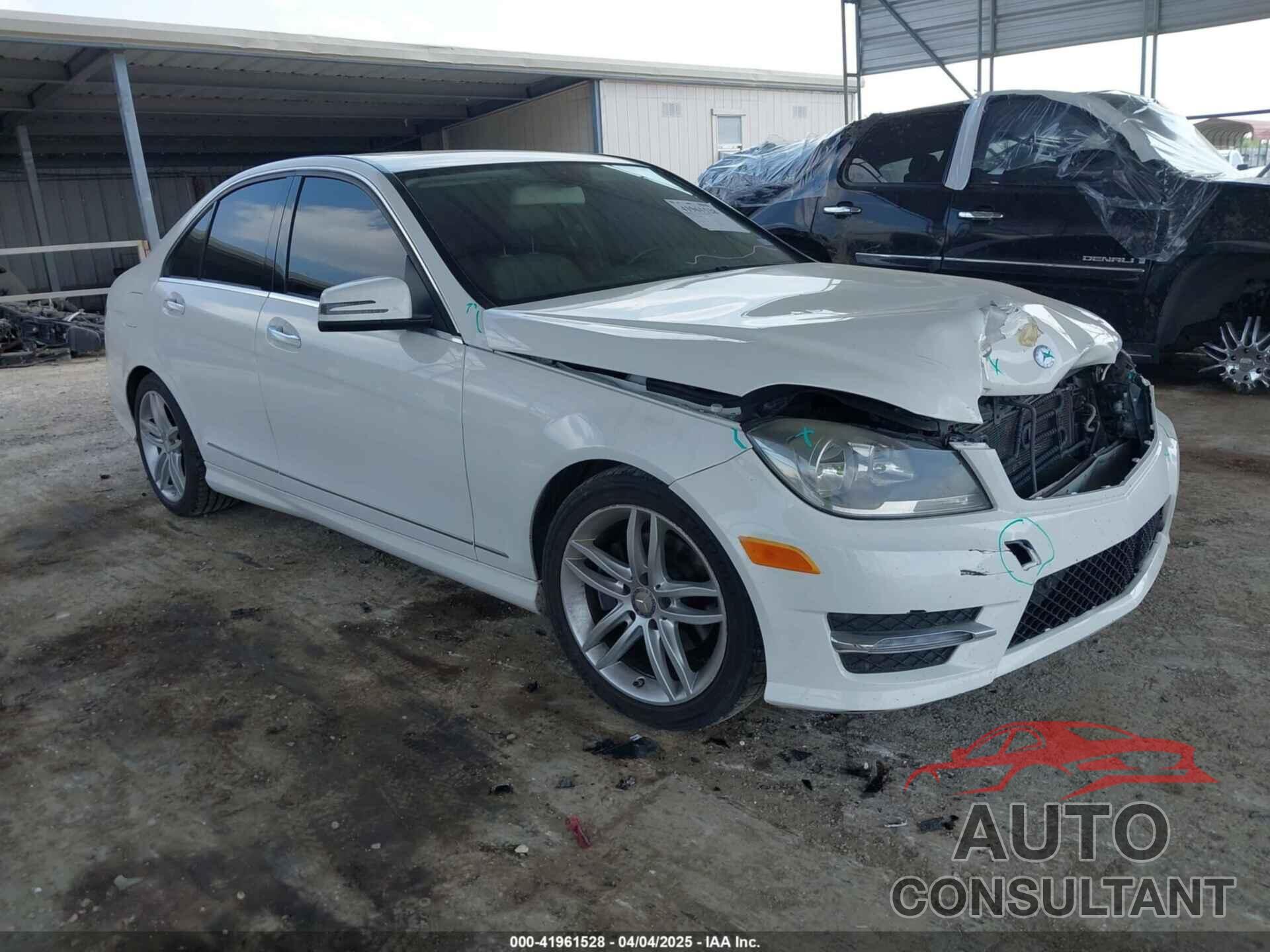 MERCEDES-BENZ C 250 2013 - WDDGF4HB8DR247865
