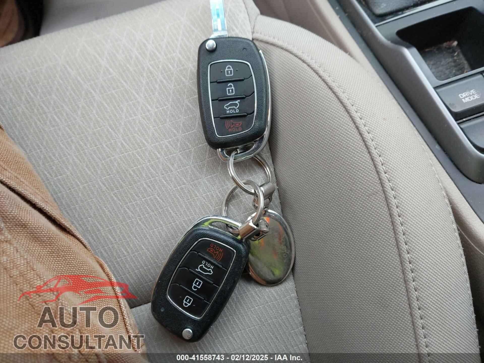 HYUNDAI TUCSON 2017 - KM8J3CA2XHU344657