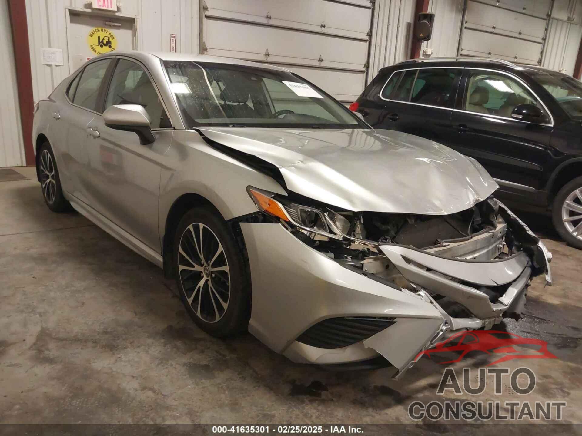 TOYOTA CAMRY 2019 - 4T1B11HK3KU174766