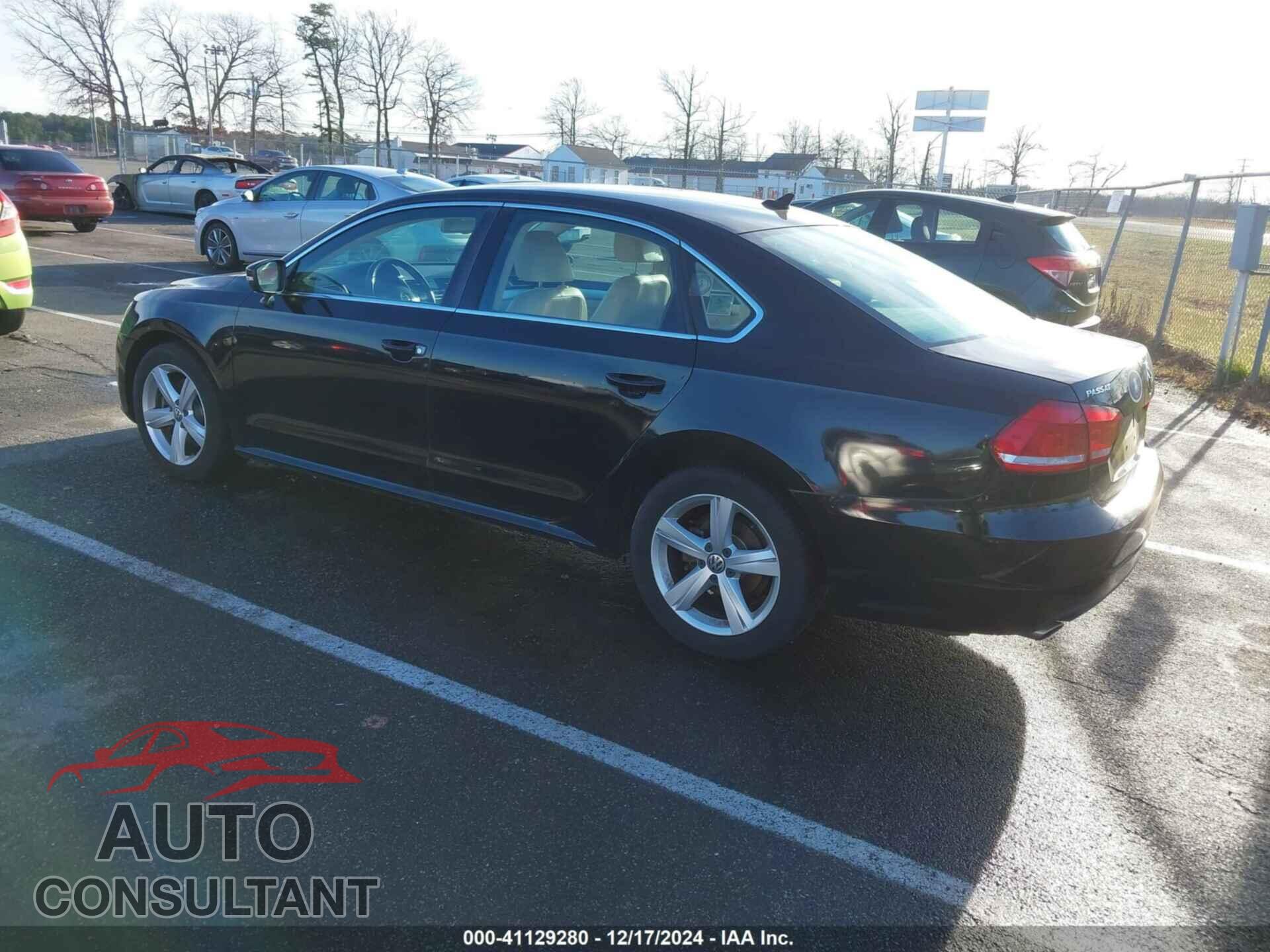 VOLKSWAGEN PASSAT 2013 - 1VWBP7A35DC058564