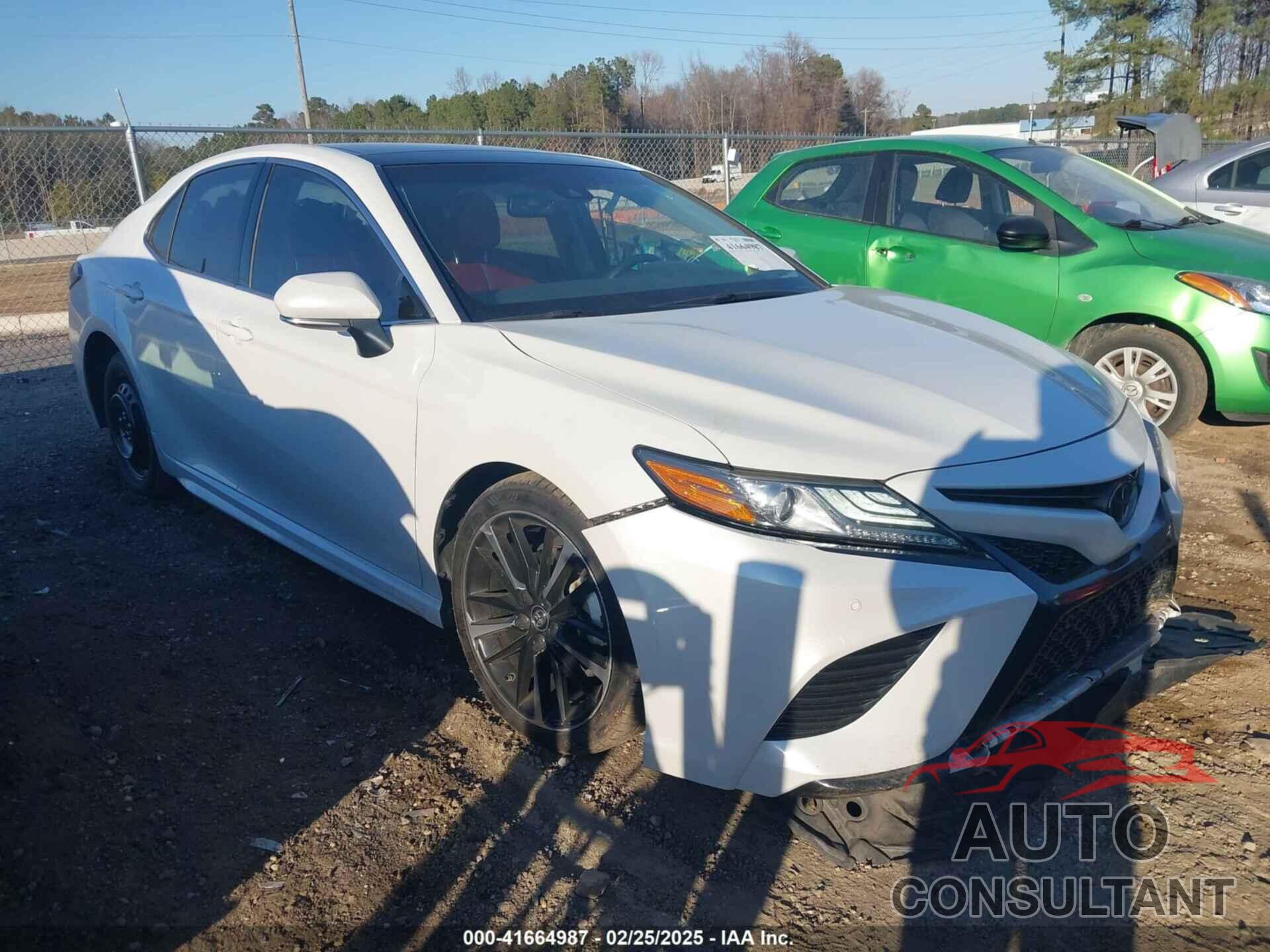 TOYOTA CAMRY 2018 - 4T1B61HK1JU134802