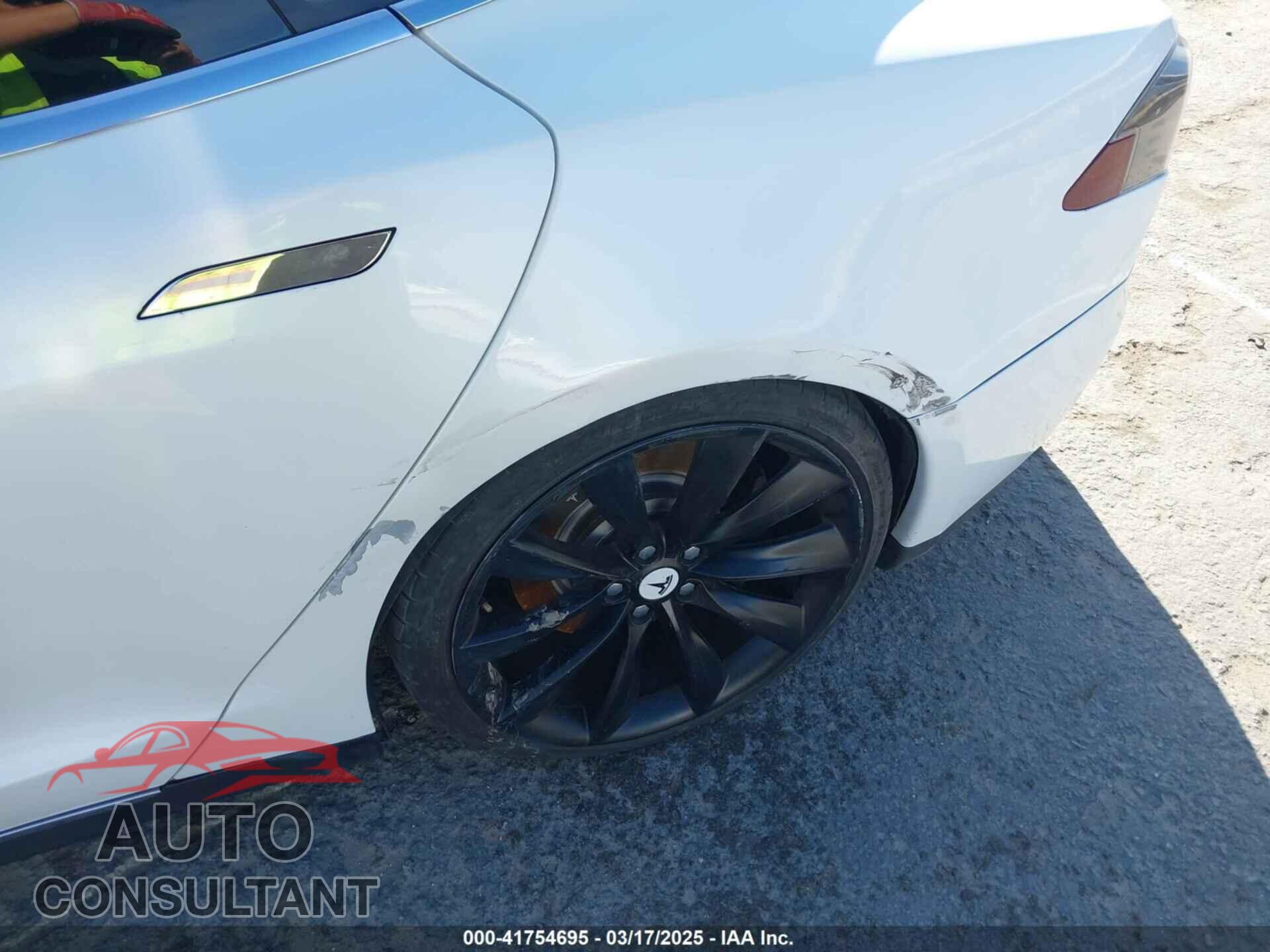 TESLA MODEL S 2013 - 5YJSA1DP5DFP09971