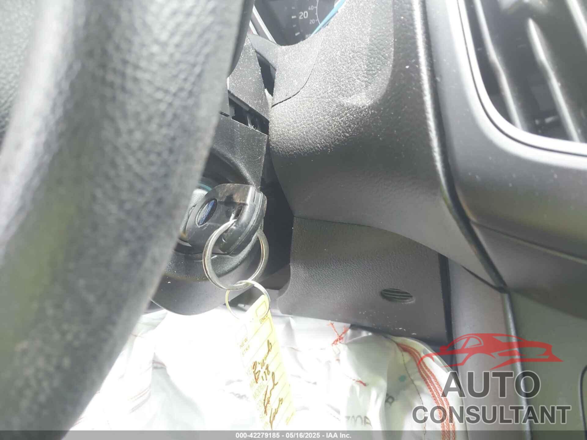 FORD FOCUS 2018 - 1FADP3F29JL231220