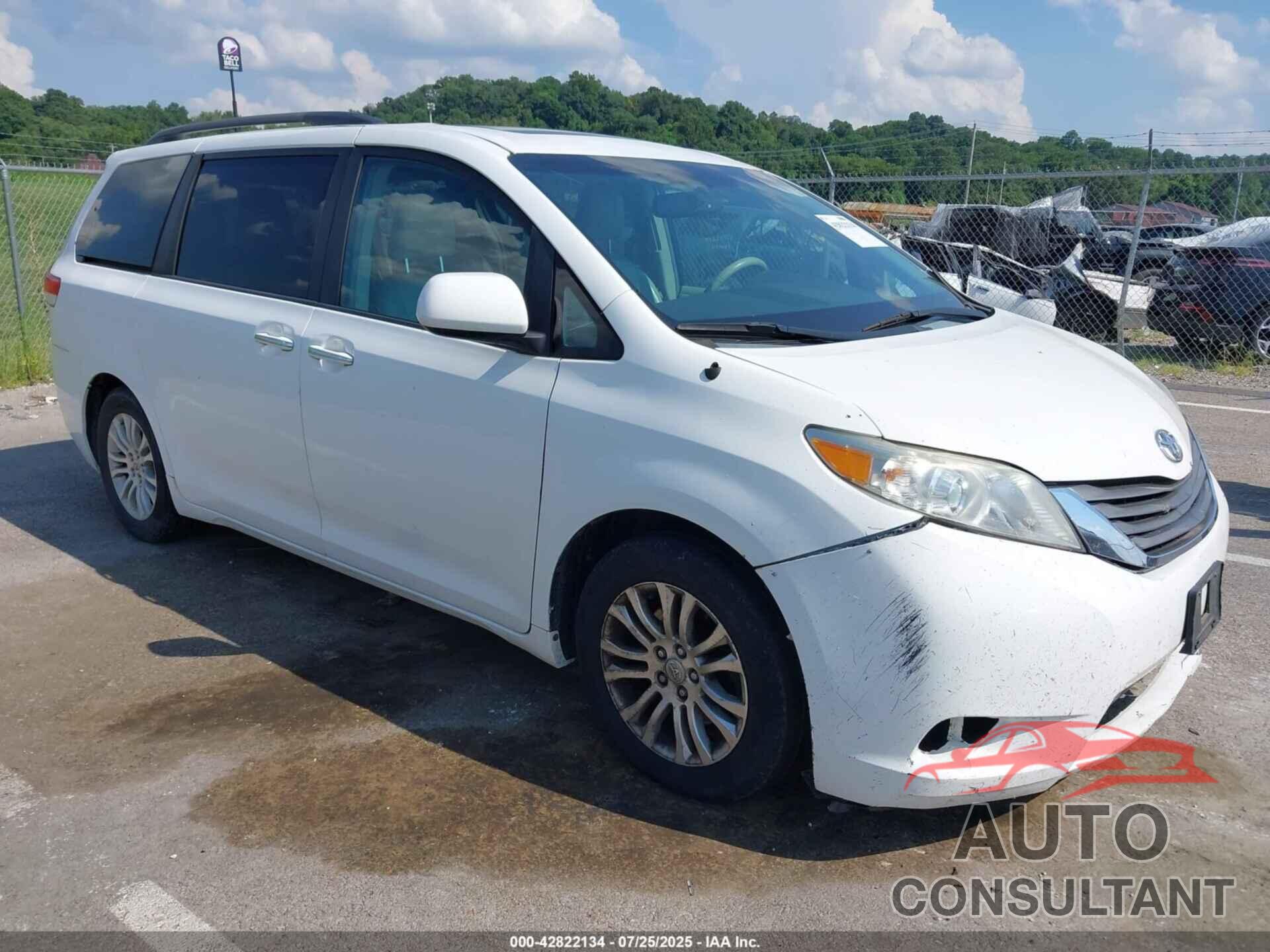 TOYOTA SIENNA 2013 - 5TDYK3DC5DS327564