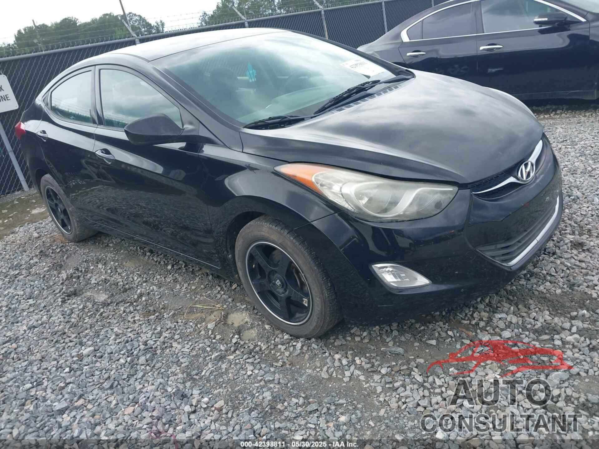 HYUNDAI ELANTRA 2013 - 5NPDH4AE1DH385301
