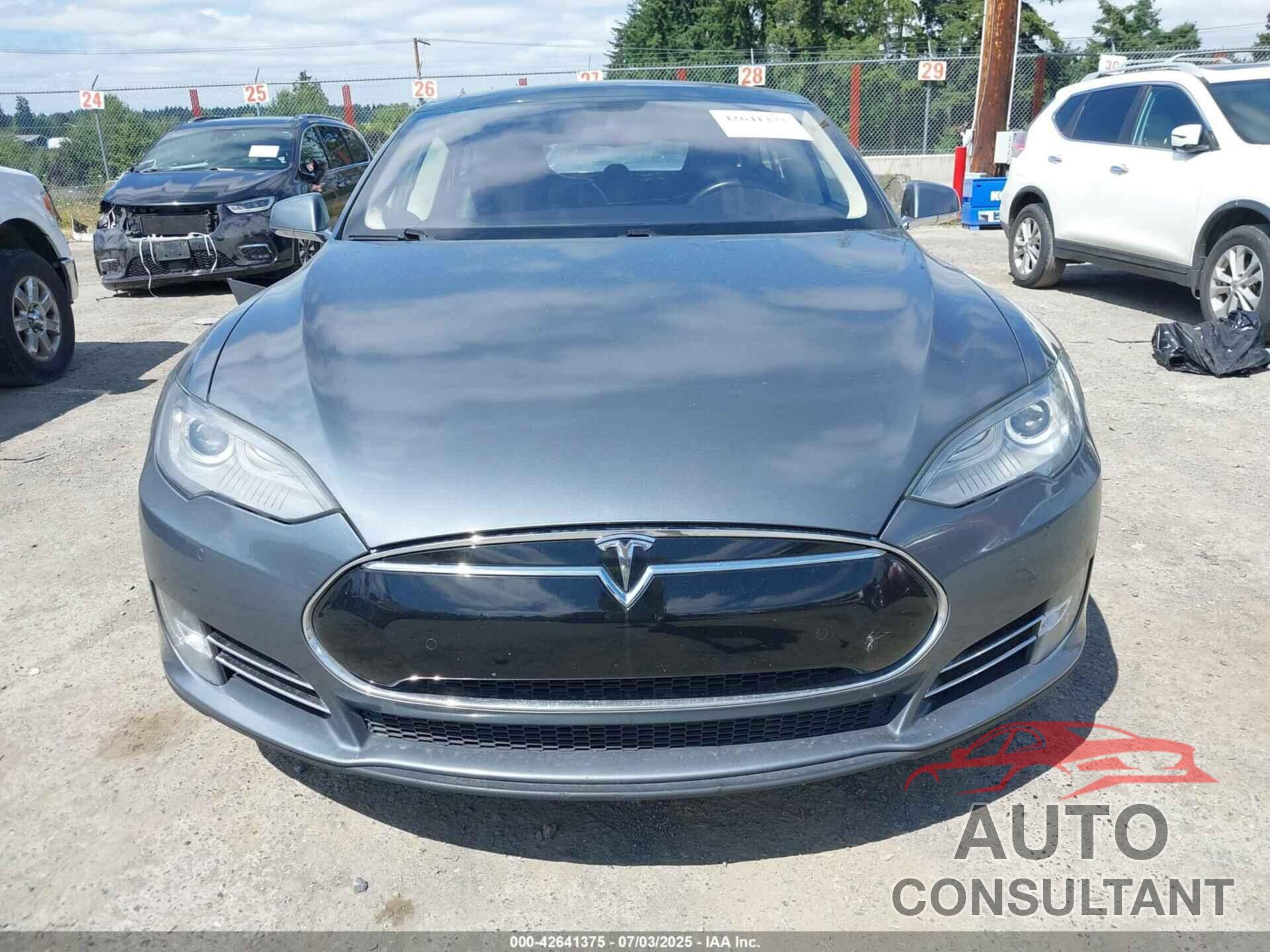 TESLA MODEL S 2013 - 5YJSA1DP8DFP28644