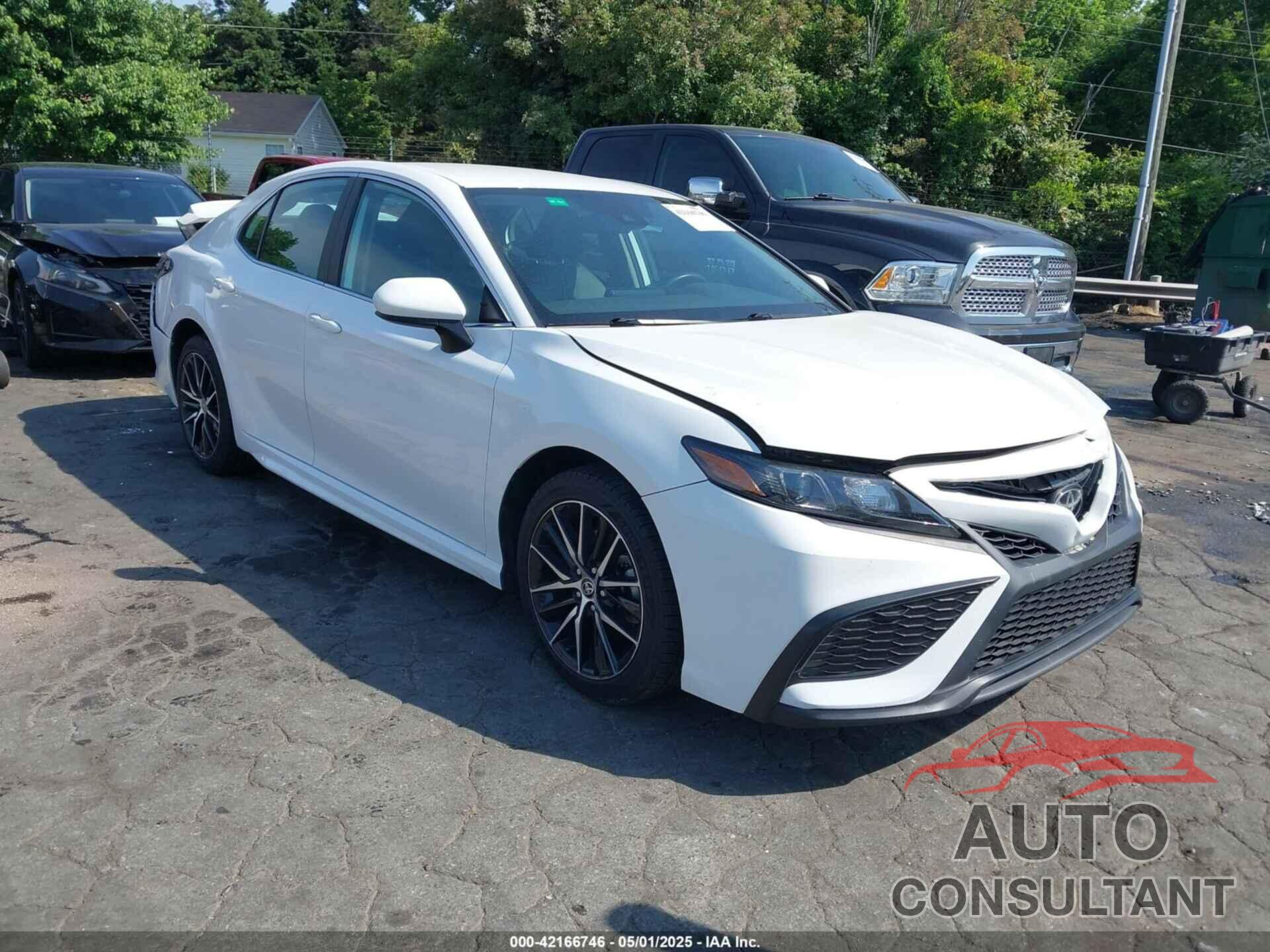 TOYOTA CAMRY 2021 - 4T1G11AK1MU520168