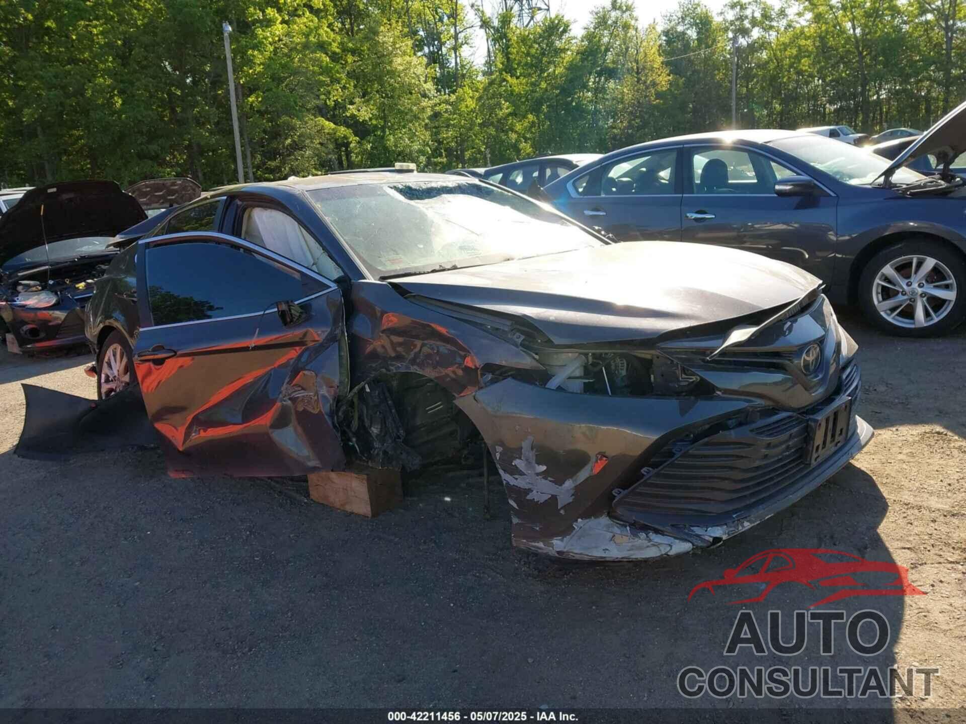 TOYOTA CAMRY 2018 - 4T1B11HK5JU569675