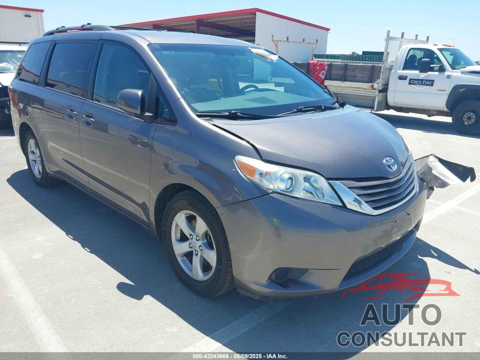 TOYOTA SIENNA 2017 - 5TDKZ3DC9HS770713