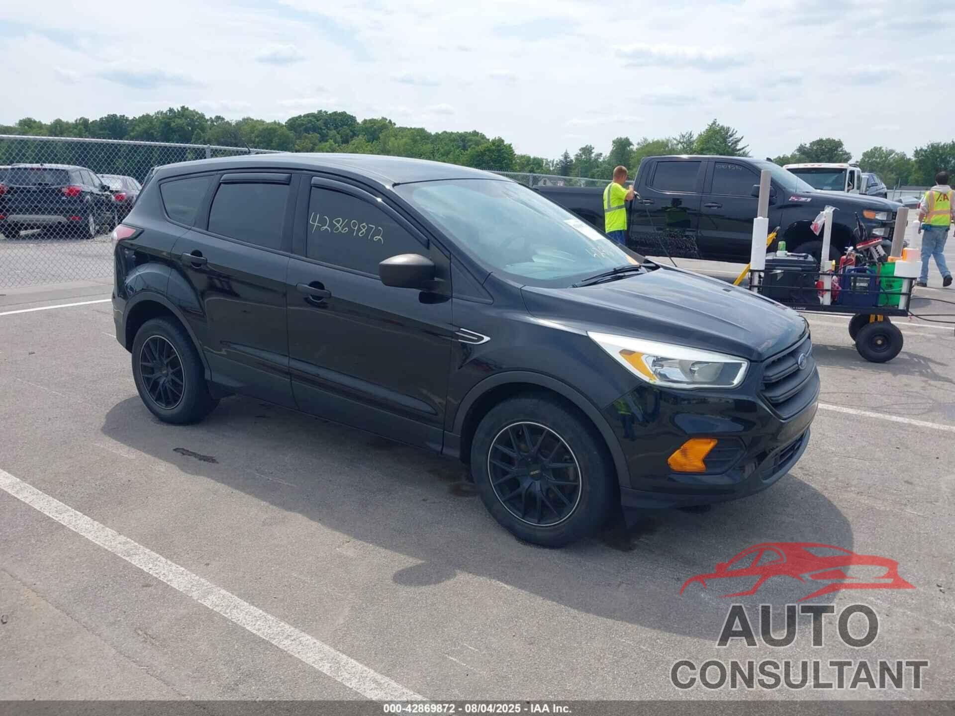 FORD ESCAPE 2017 - 1FMCU0F72HUC71874