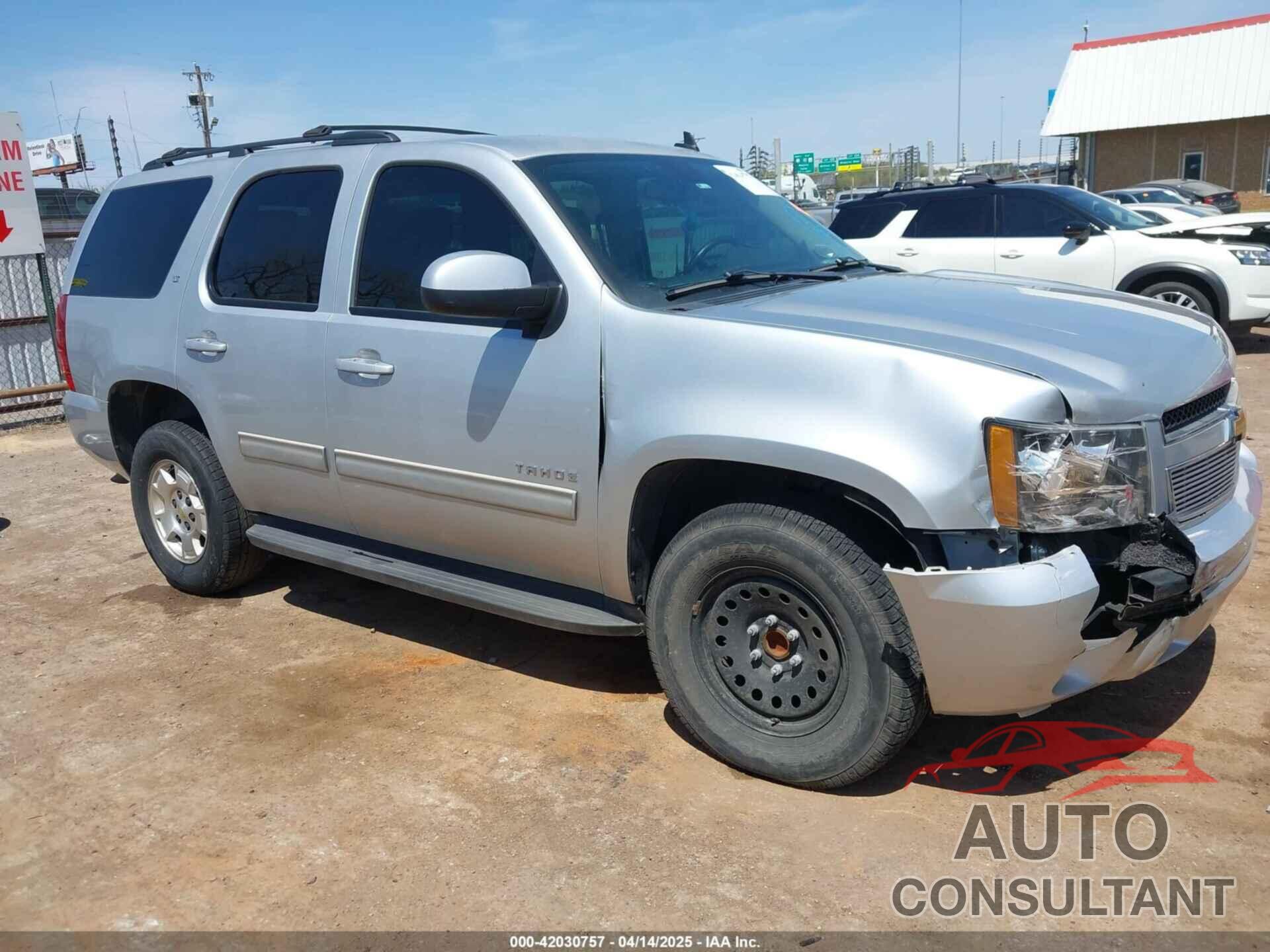CHEVROLET TAHOE 2013 - 1GNSCBE03DR153730