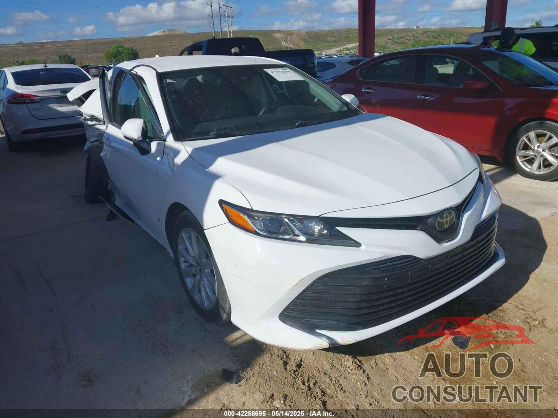 TOYOTA CAMRY 2019 - 4T1B11HK6KU821600
