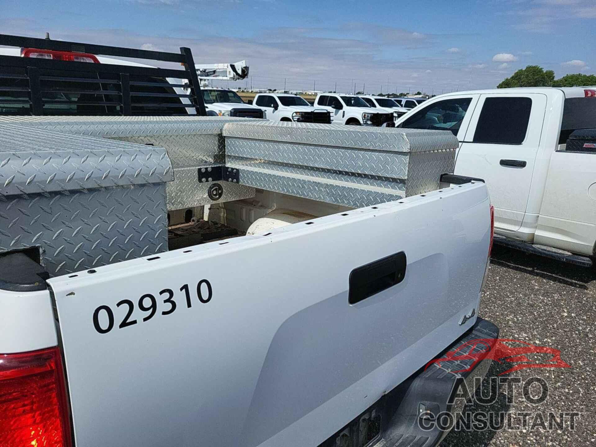 TOYOTA TUNDRA 2011 - 5TFUY5F1XBX198815