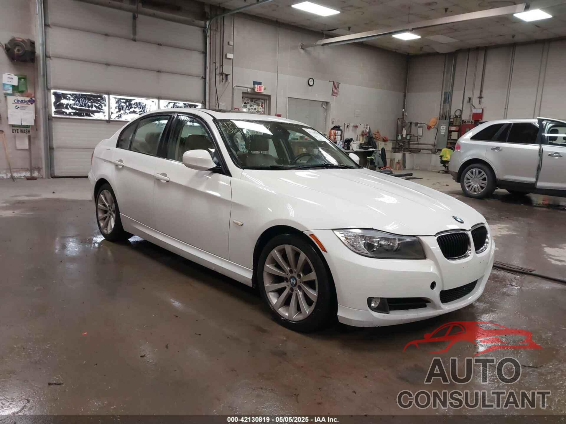 BMW 328I 2011 - WBAPH5G57BNM82328