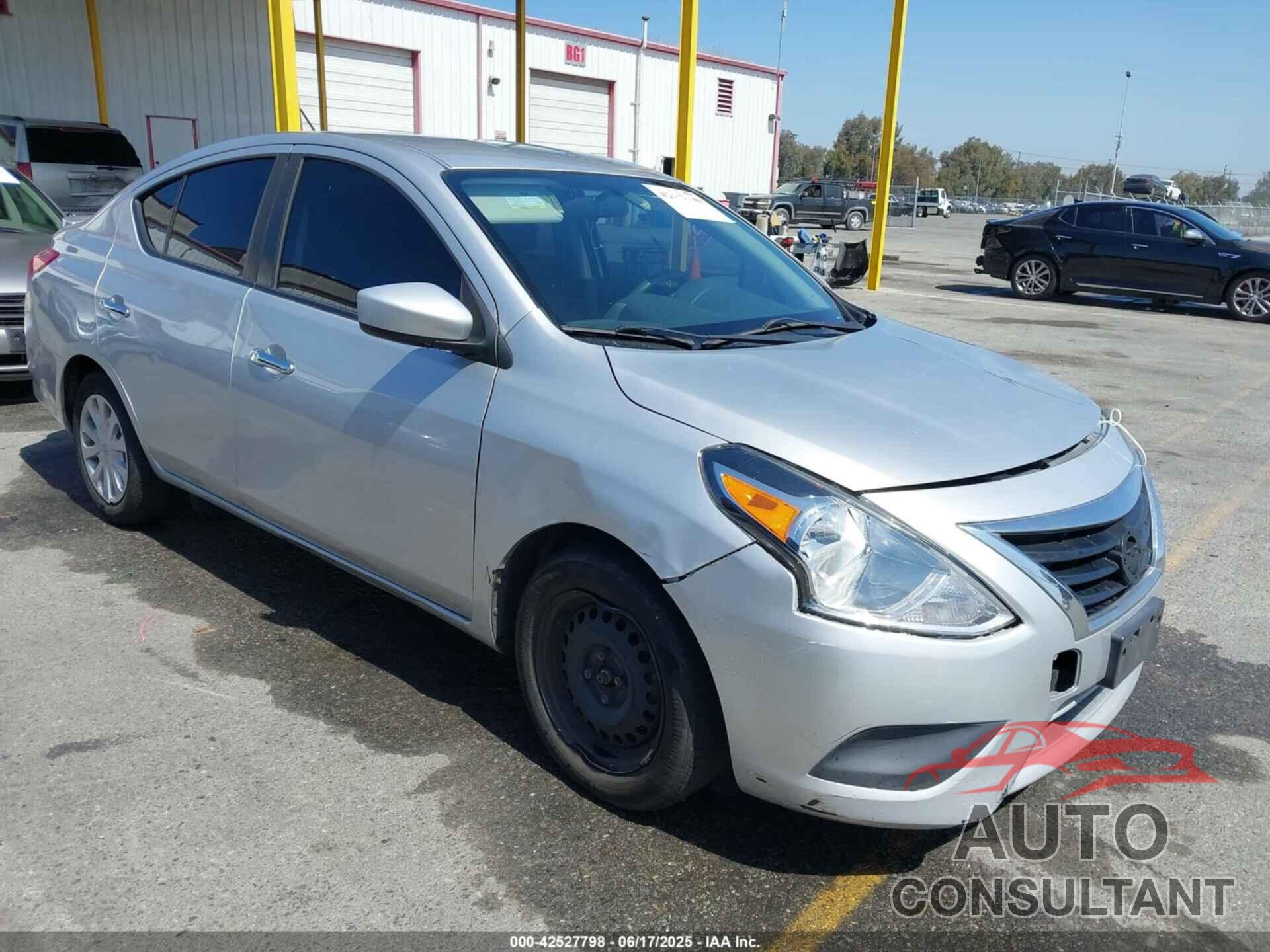 NISSAN VERSA 2018 - 3N1CN7APXJK407372