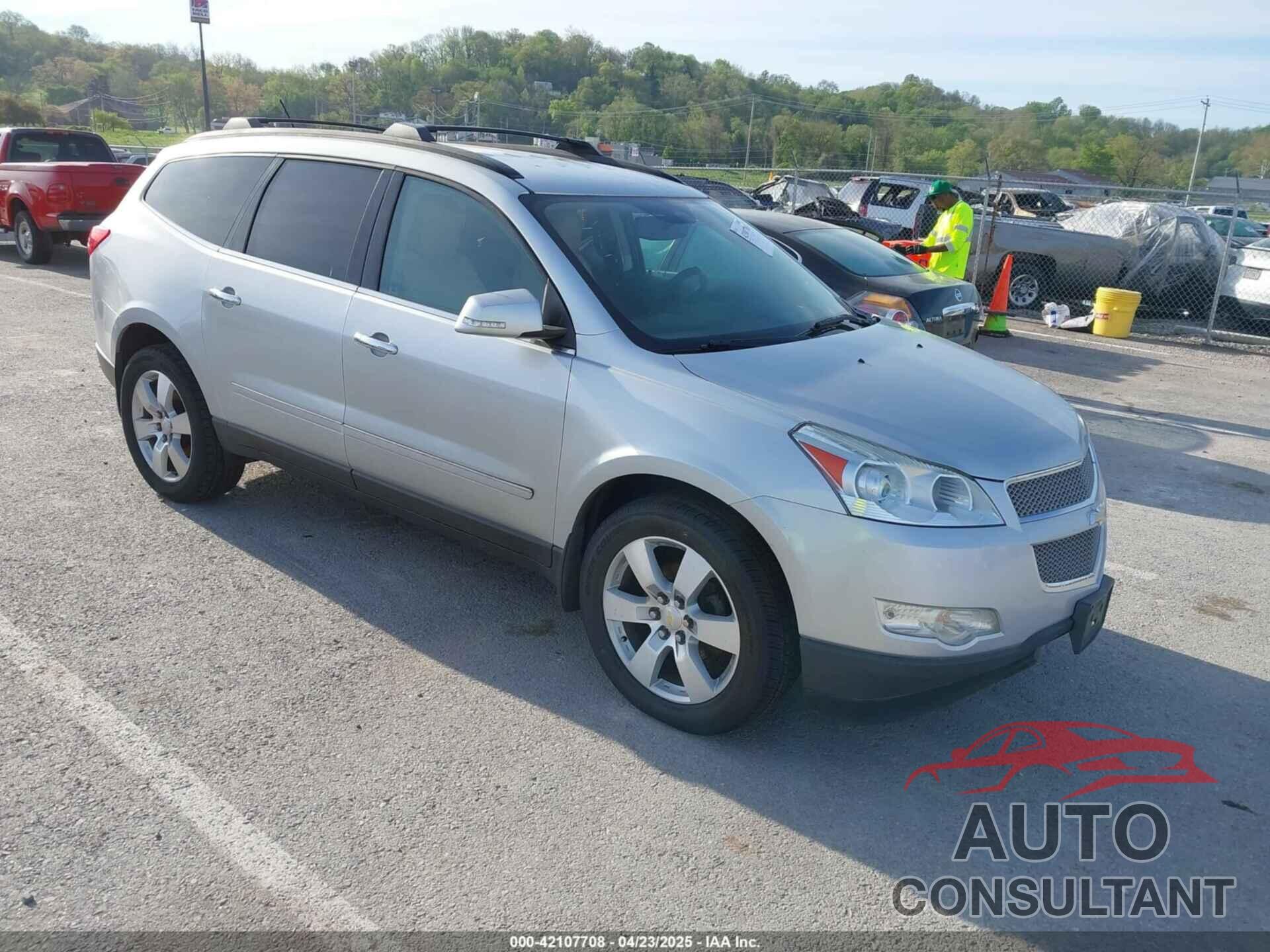 CHEVROLET TRAVERSE 2011 - 1GNKVLEDXBJ250325