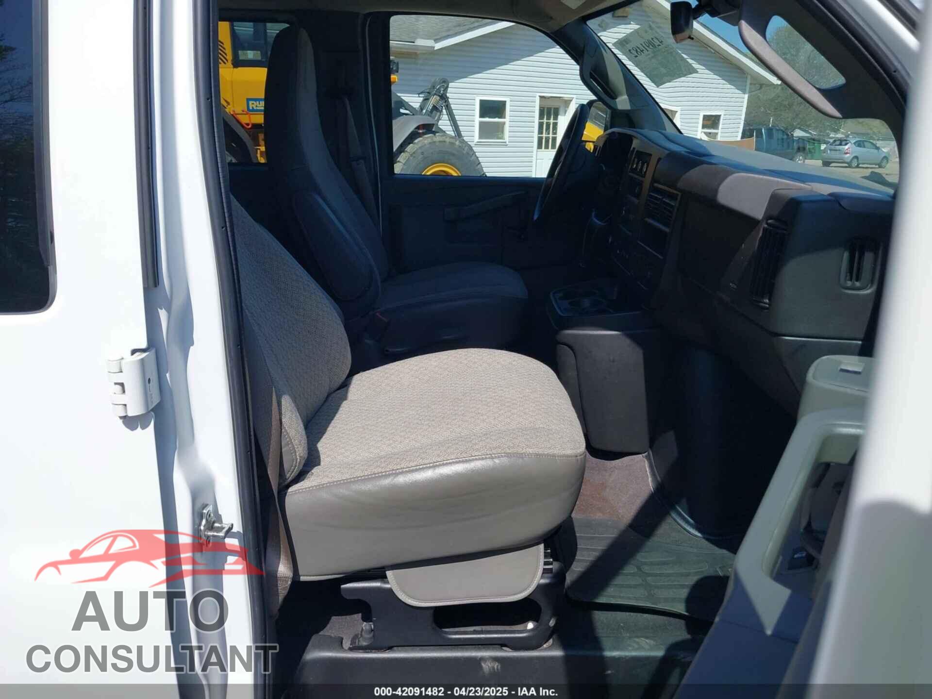 CHEVROLET EXPRESS PASSENGER 2021 - 1GAZGPF79M1309779