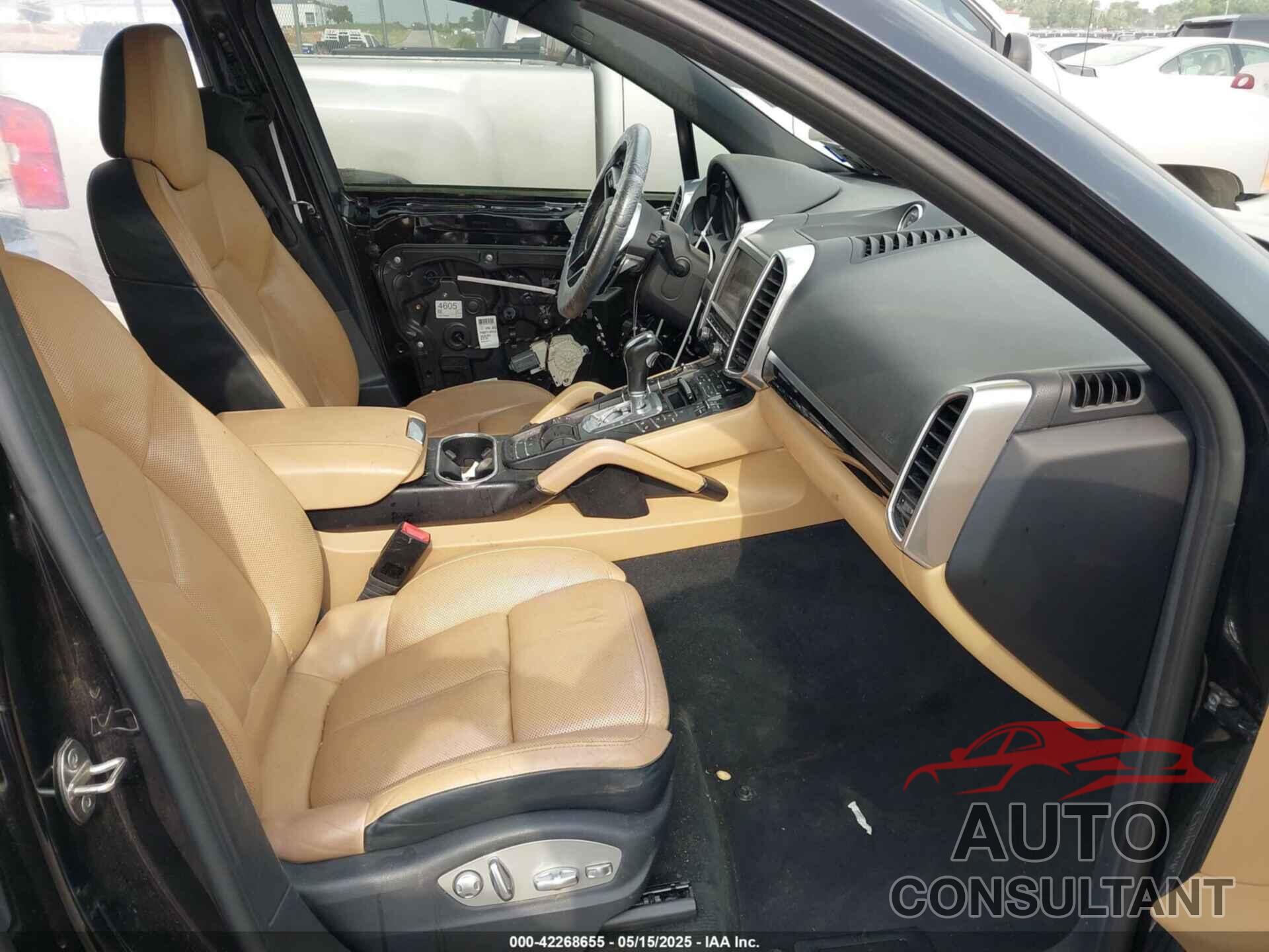 PORSCHE CAYENNE 2016 - WP1AA2A27GKA08400