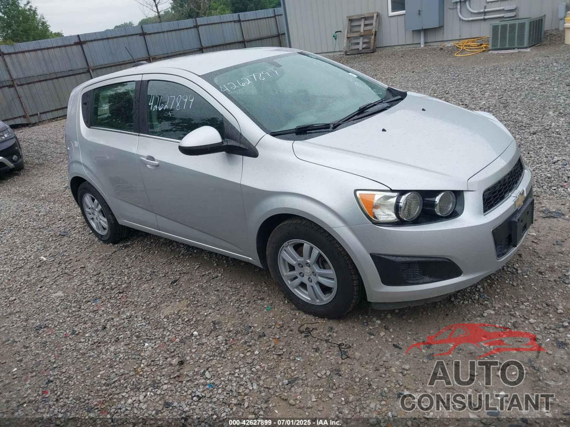 CHEVROLET SONIC 2015 - 1G1JC6SH7F4104206