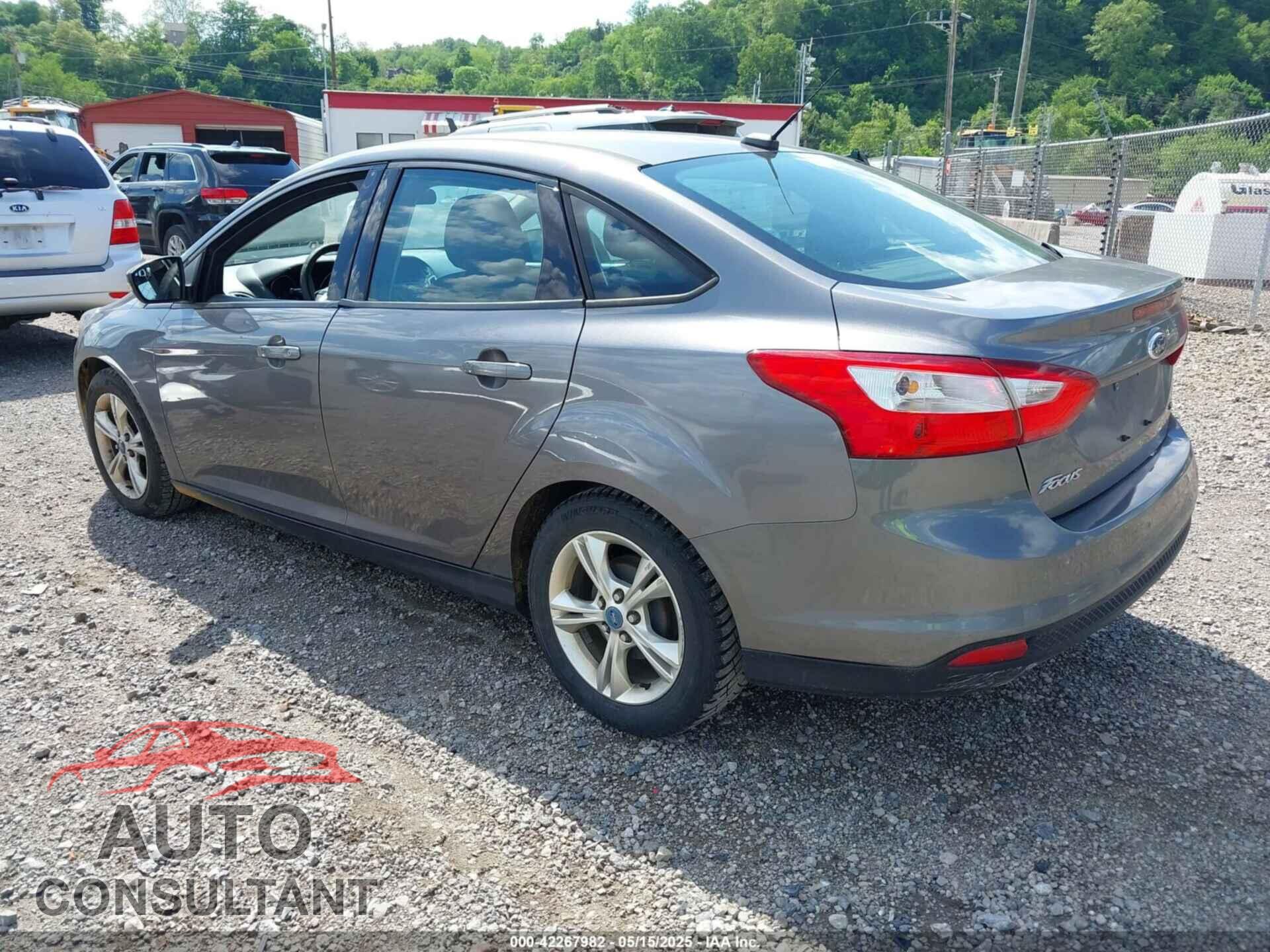 FORD FOCUS 2014 - 1FADP3F2XEL136526