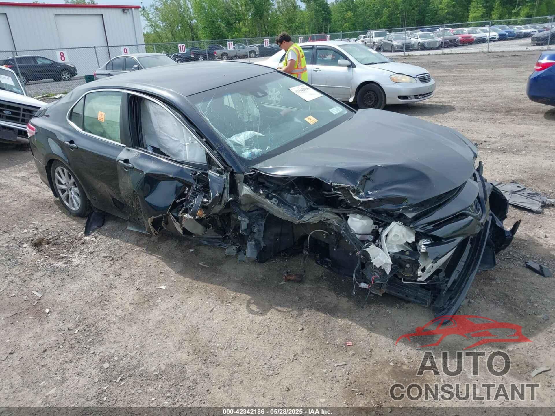 TOYOTA CAMRY 2018 - JTNB11HK3J3030462