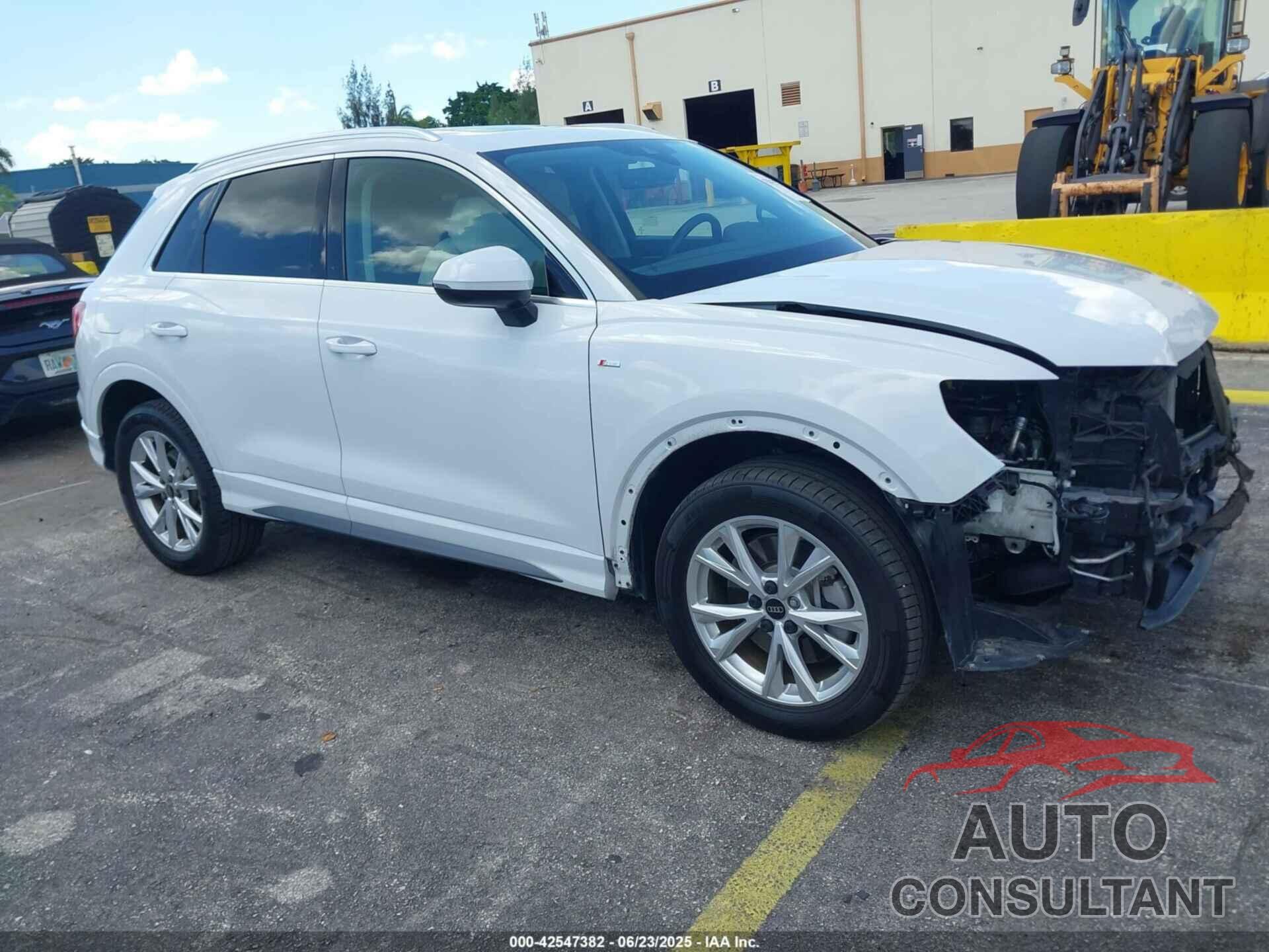 AUDI Q3 2024 - WA1DECF35R1033938