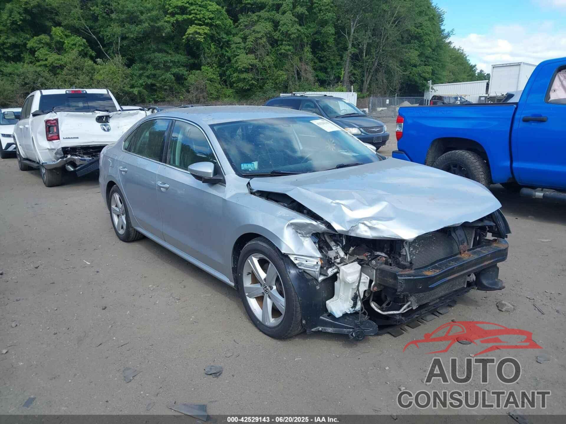 VOLKSWAGEN PASSAT 2012 - 1VWBP7A38CC061506