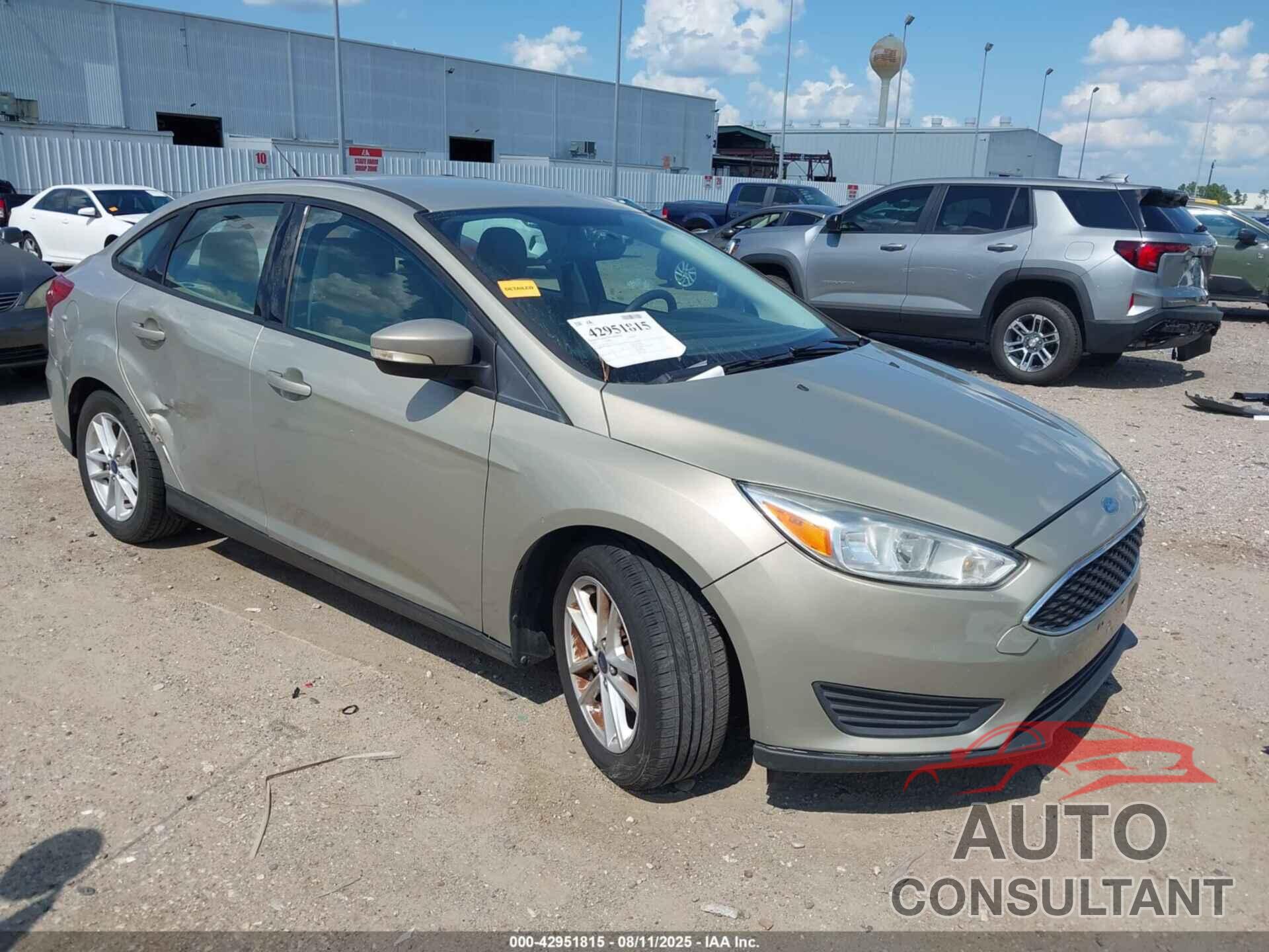 FORD FOCUS 2015 - 1FADP3F26FL210557