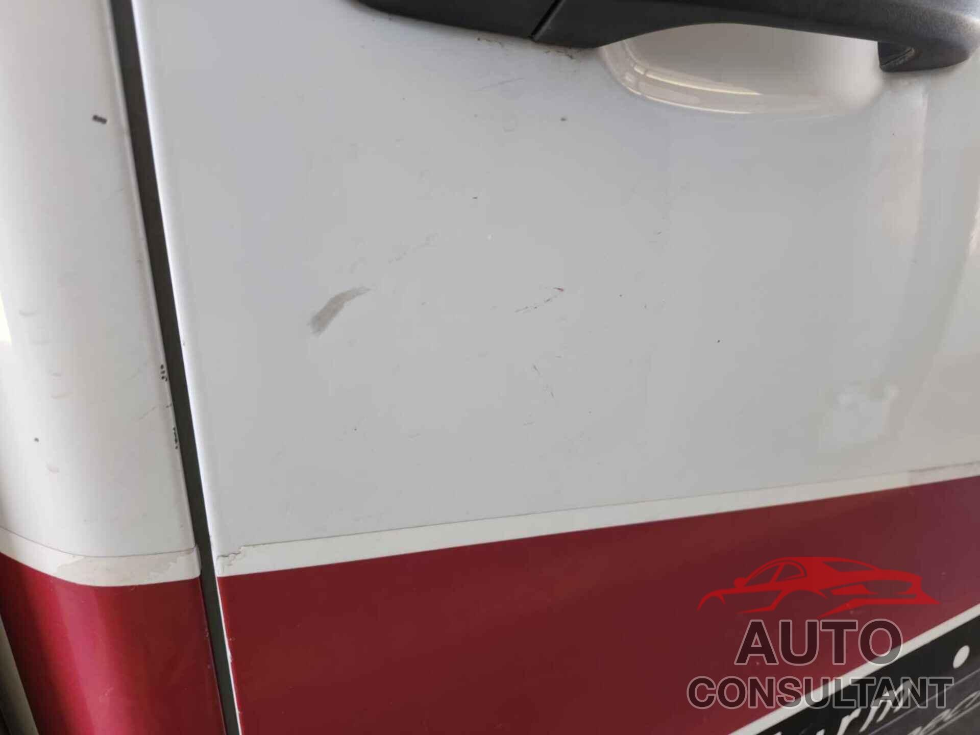 CHEVROLET SILVERADO 2018 - 1GC2CUEG0JZ212357