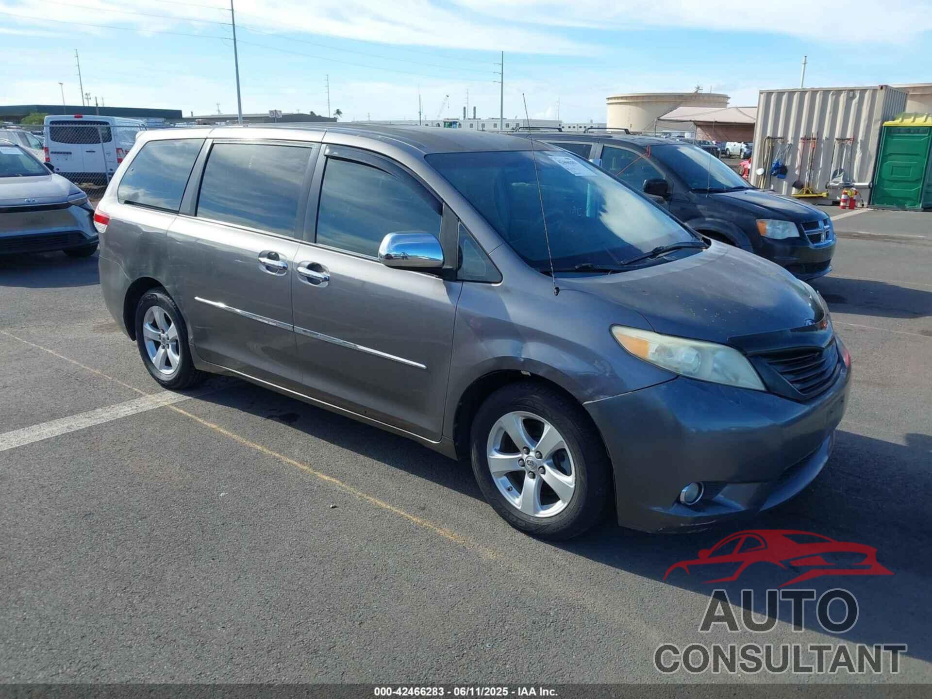 TOYOTA SIENNA 2011 - 5TDZK3DC3BS109141