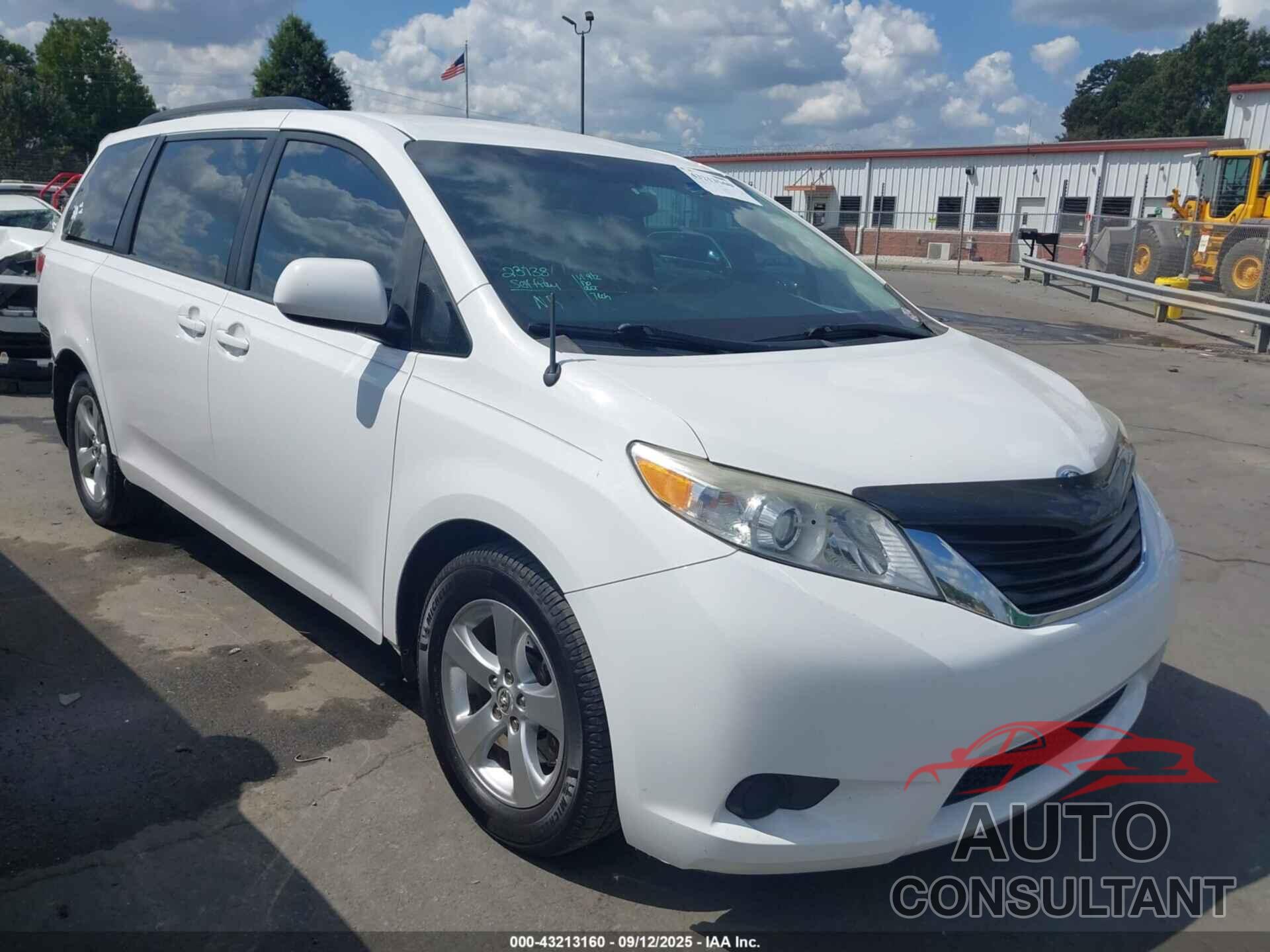 TOYOTA SIENNA 2014 - 5TDKK3DC3ES438458
